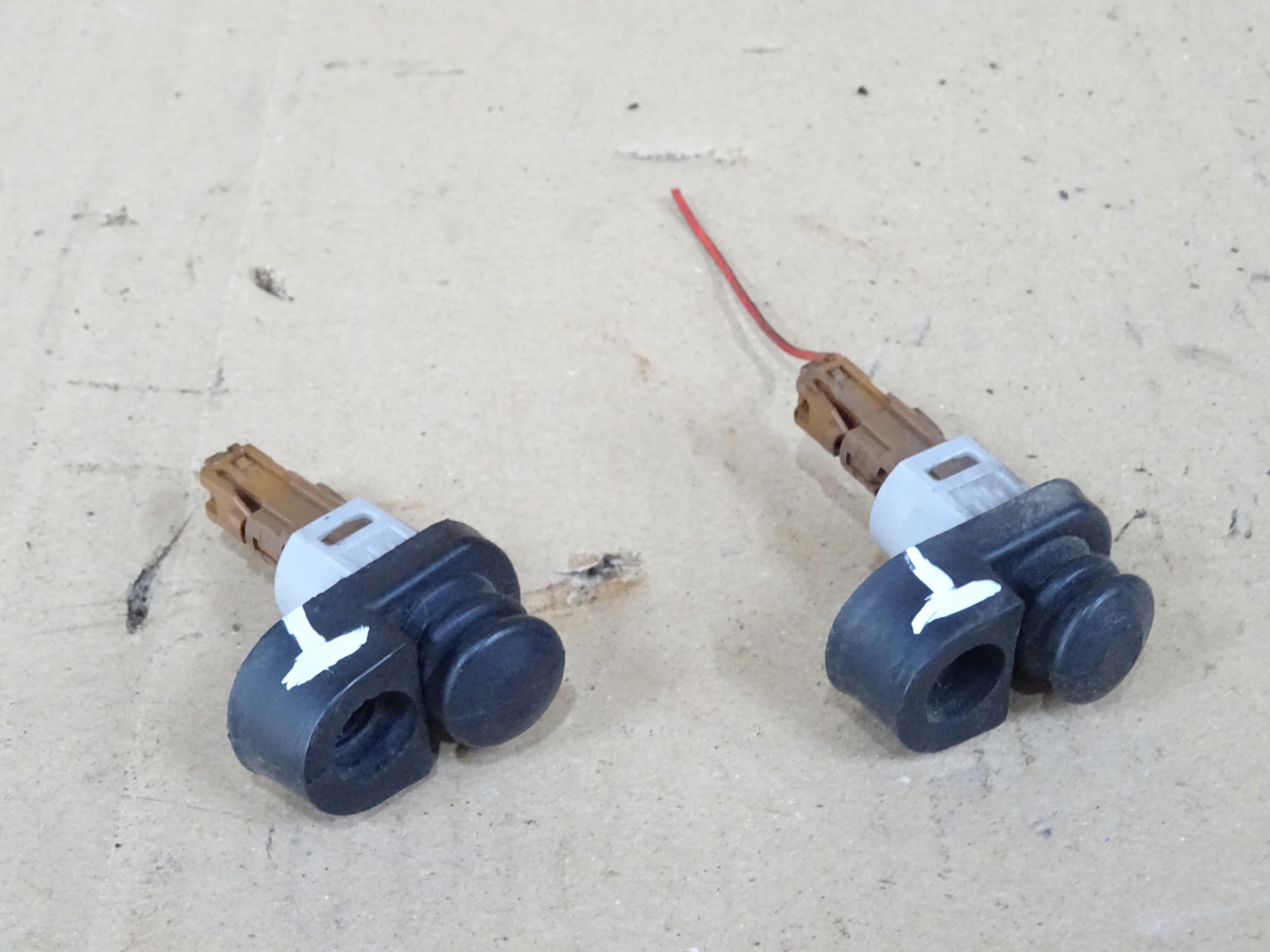 PATROL CZUJNIK WŁĄCZNIK KRAŃCOWY DRZWI TYŁ GR Y61