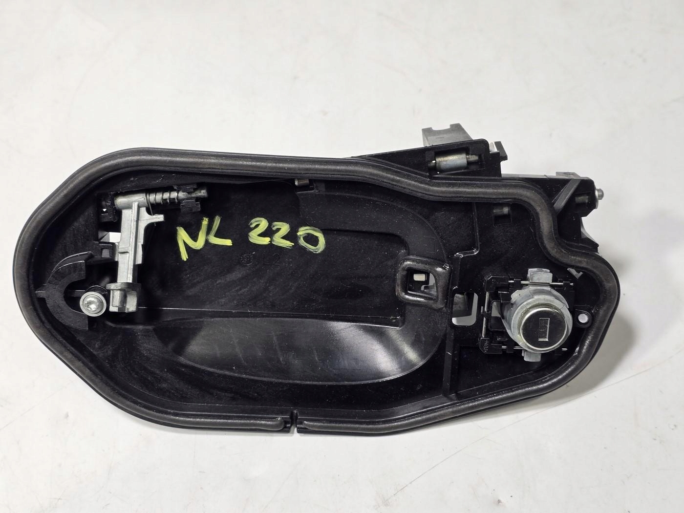 BMW E60 E61 PODSTAWA KLAMKI WKŁADKA ZAMKA DRZWI LEWY PRZÓD 7191615