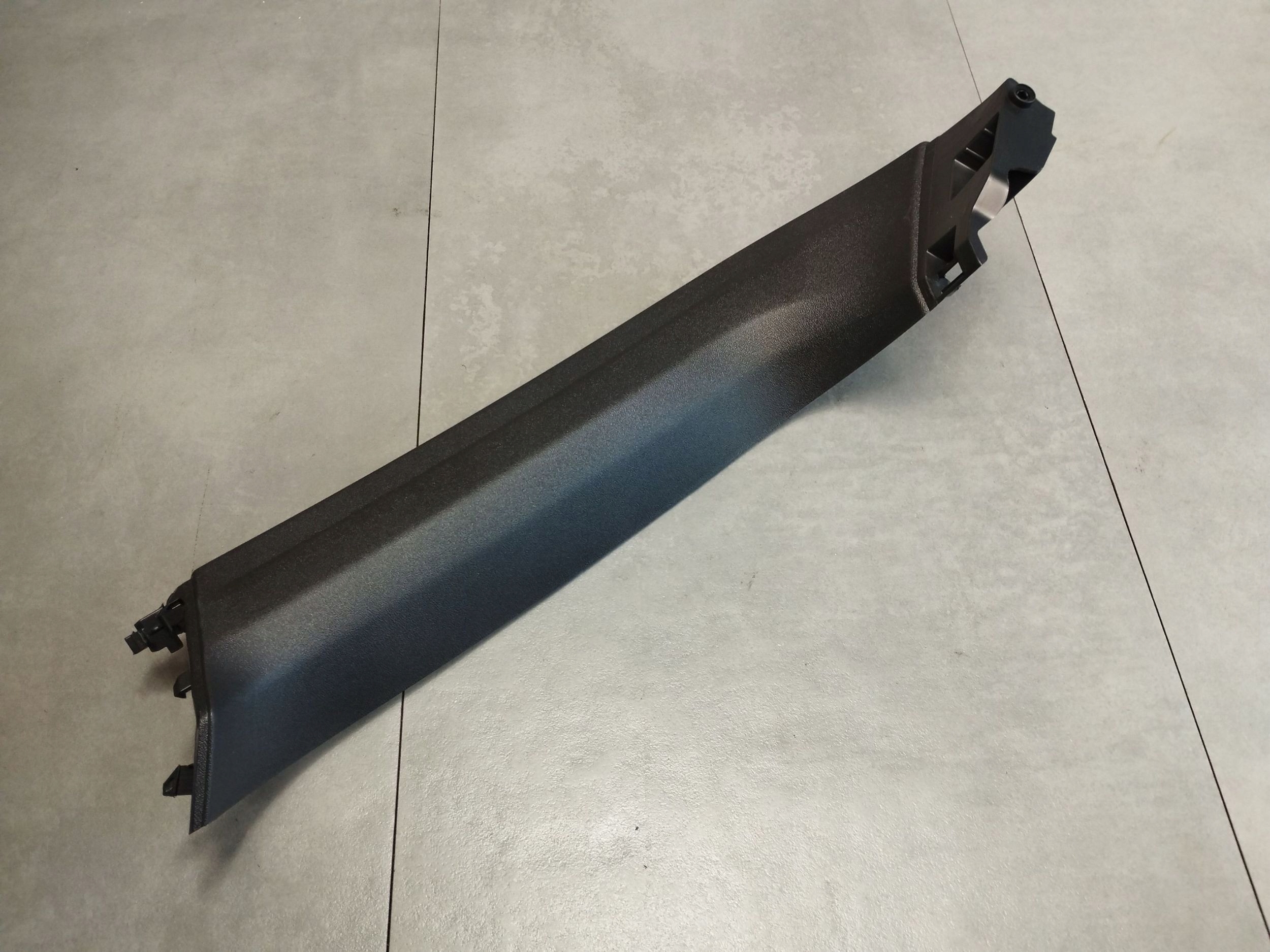 Audi A5 B10 KOMBI Blende Abdeckung heckklappe heck 8B9867608