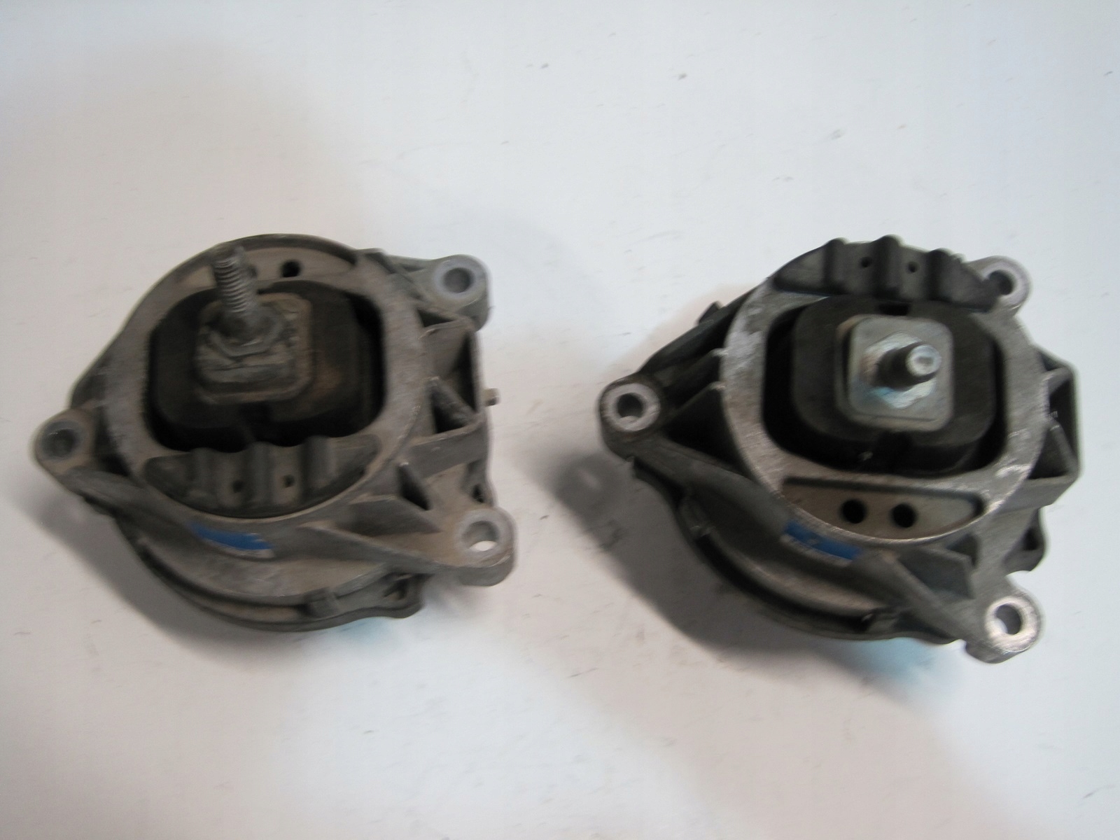 holder engine mount BMW 6868489 6868490