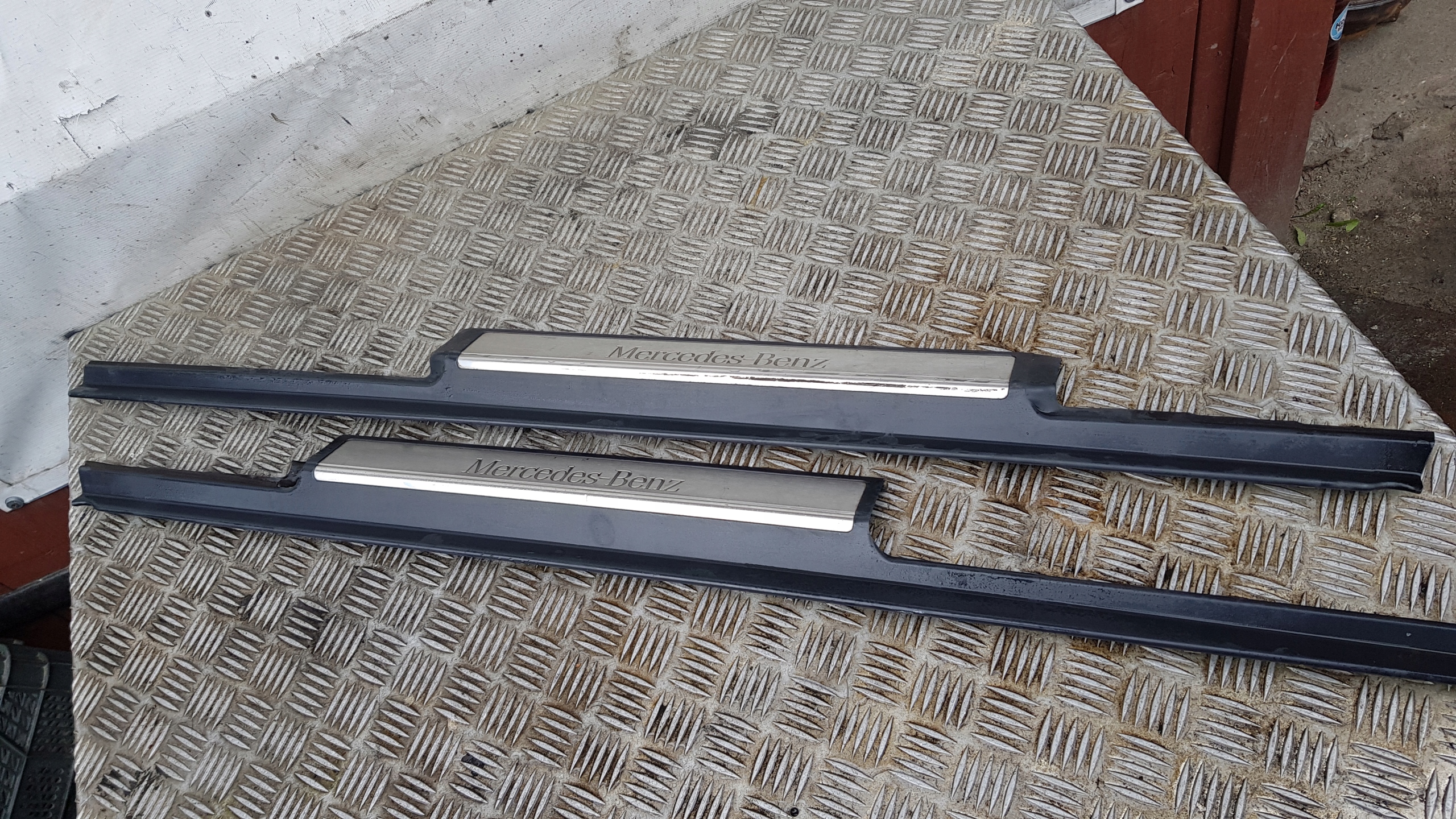 MERCEDES W220 moulding threshold left right front