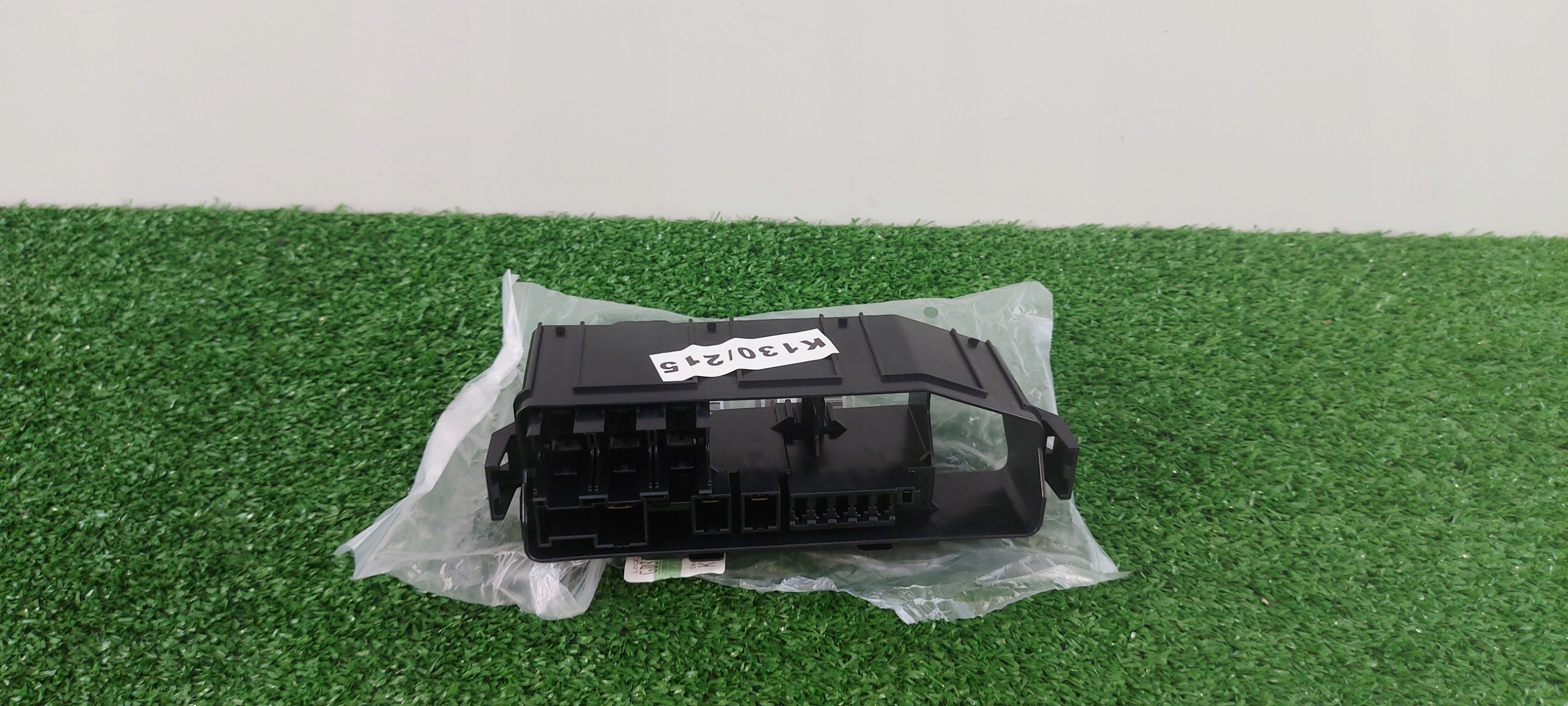 SKRZYNKA BEZPIECZNIKOW NISSAN MICRA K14 JUKE ORG