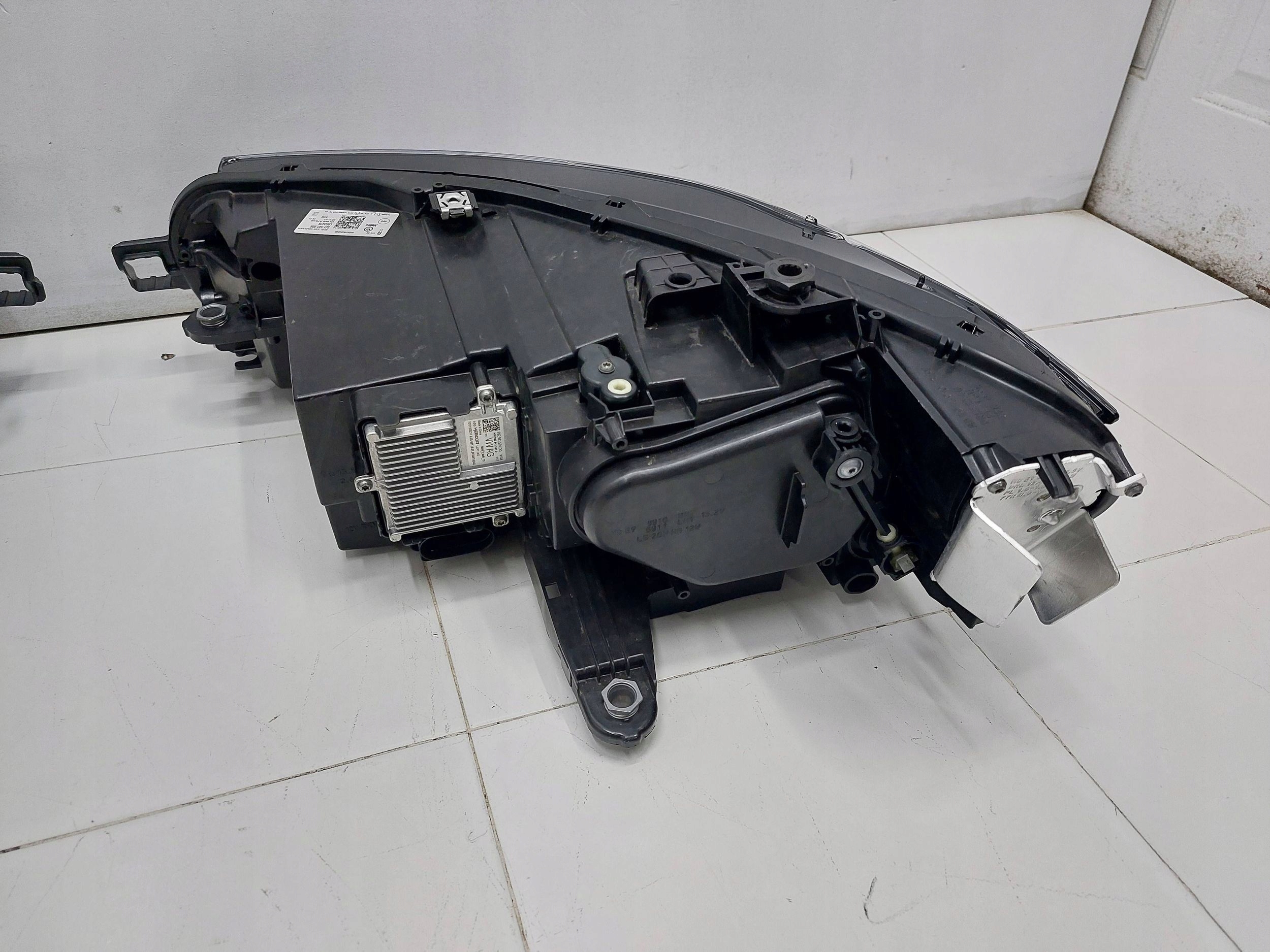 VW PASSAT B9 3J 23R> light left right front FULL LED 3J1941005 3J1941005