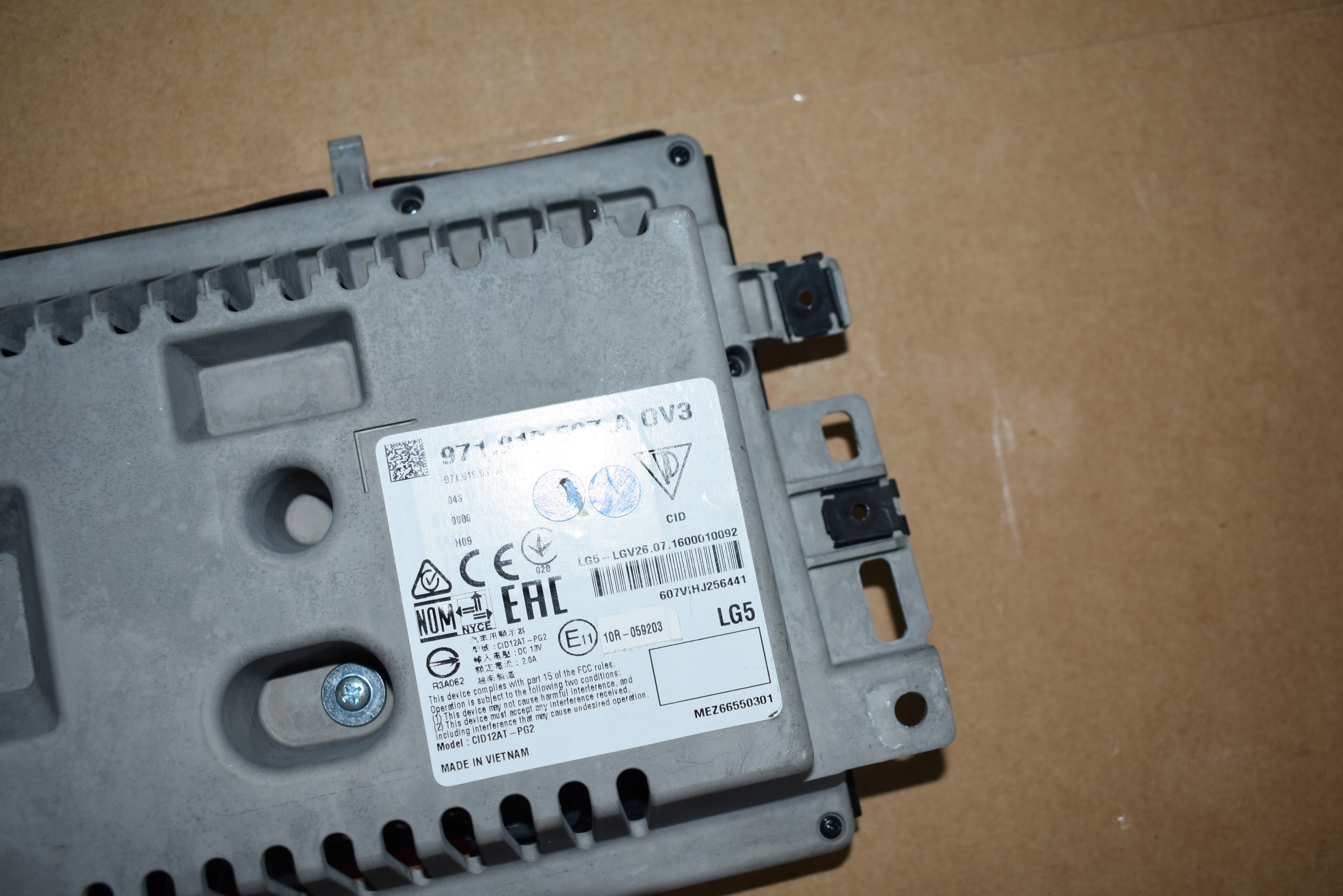 IDEALNY display LCD PORSCHE PANAMERA 971 1 9