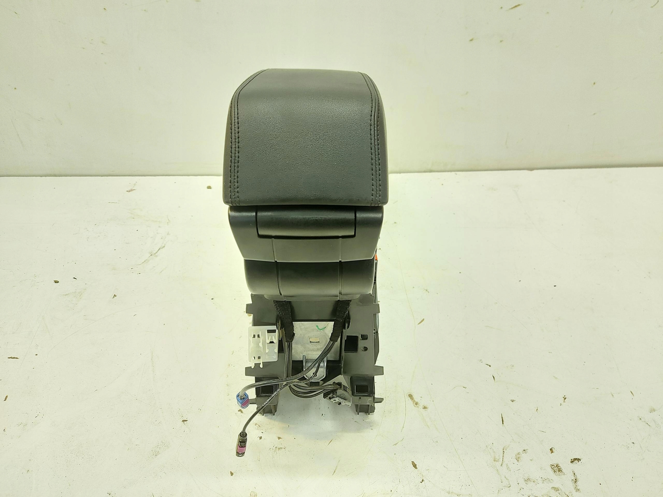 BMW i3 i01 Lci LIFT 2018r armrest tunel central