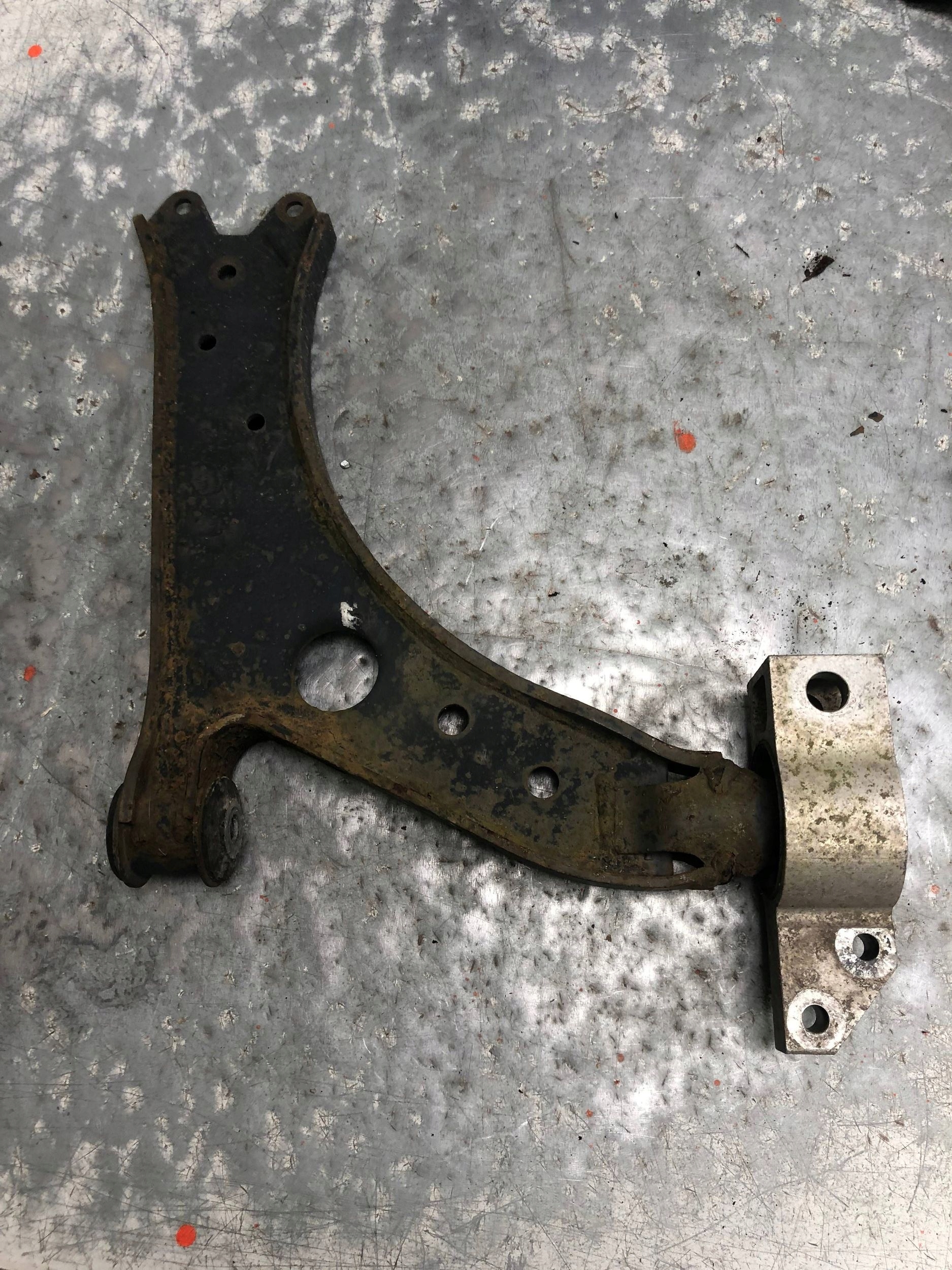 arm right front VW 1K0407190E