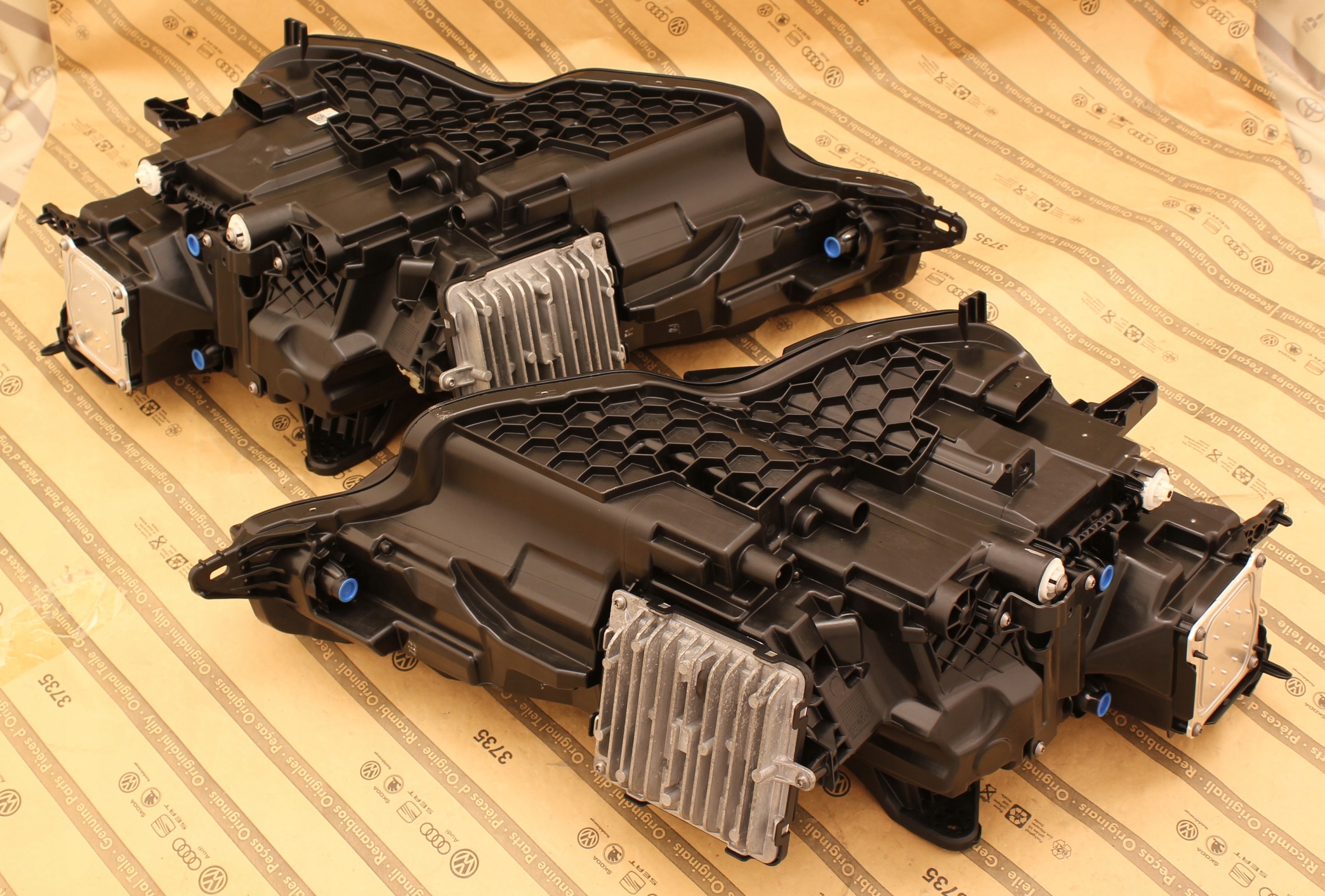 VOLVO V60 S60 3 III 18+ LAMPA FULL LED MID KPL Numer katalogowy części S60MIDL+R