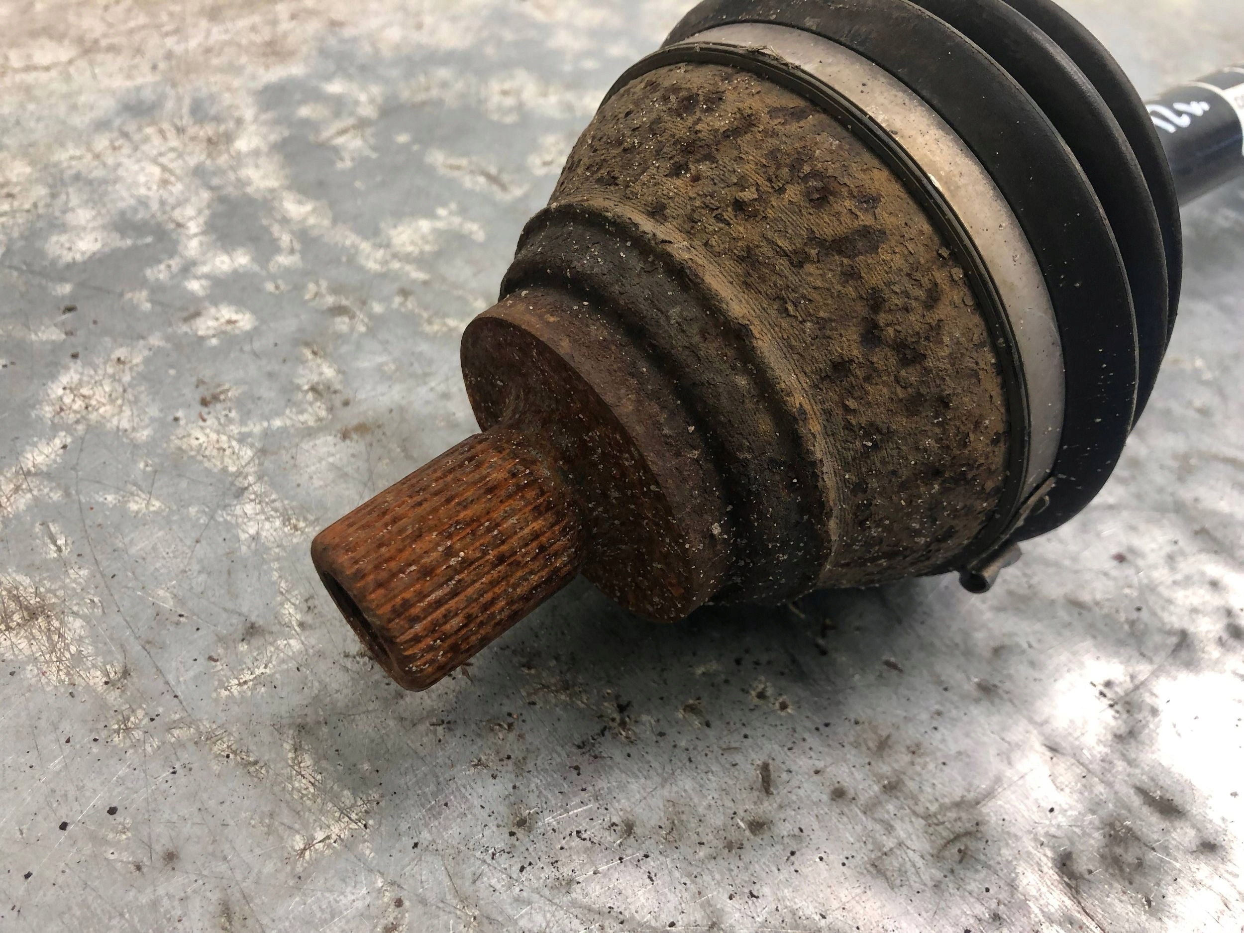 semi-axis left VW PASSAT CC LIFT 3C0407271T