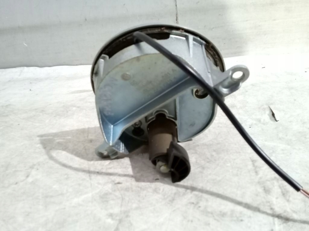VW Phaeton and 1 handle bonnet rear part 3D5827601A