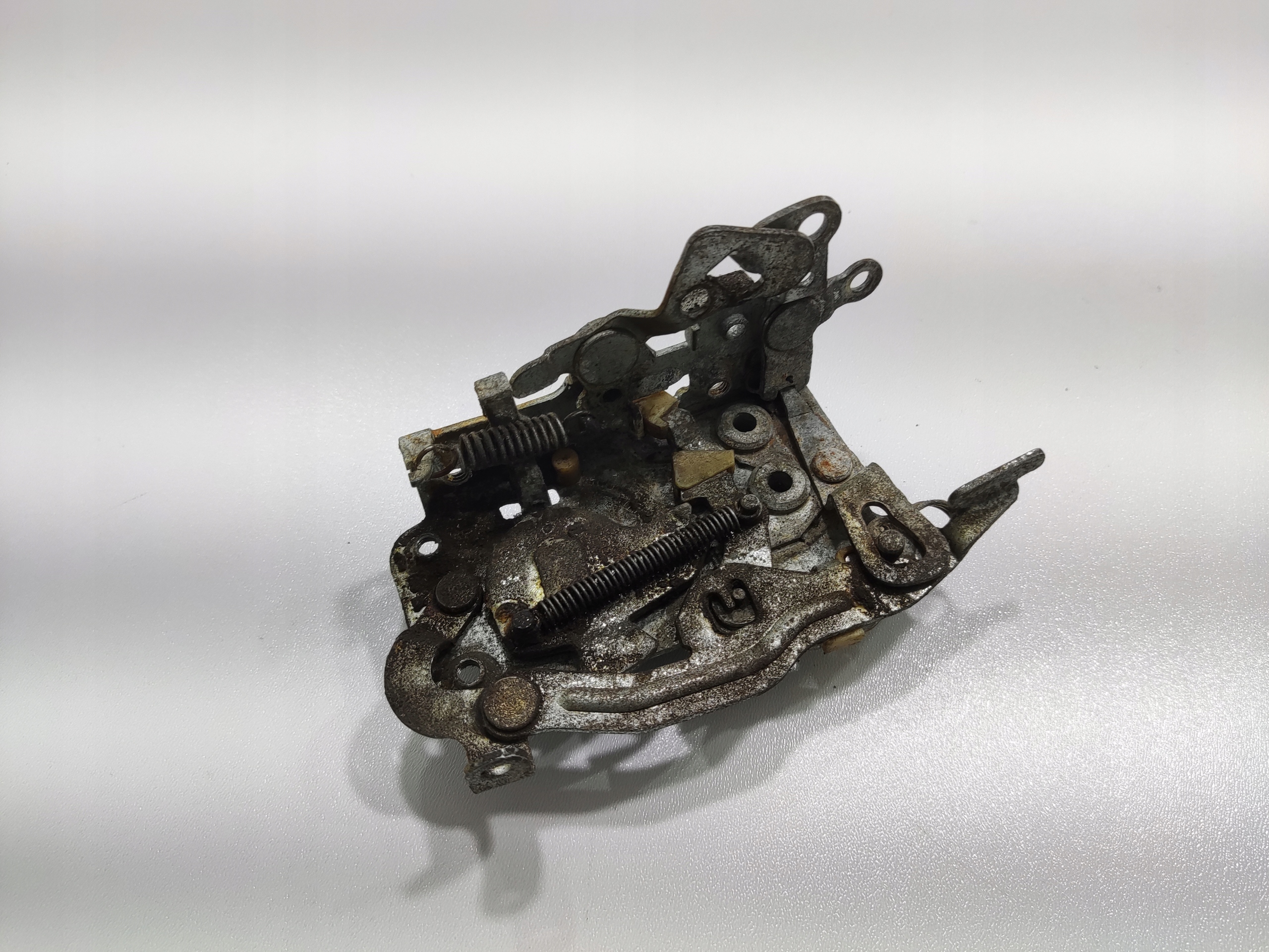 lock door left rear part rear BMW 7 E23 1977-1986