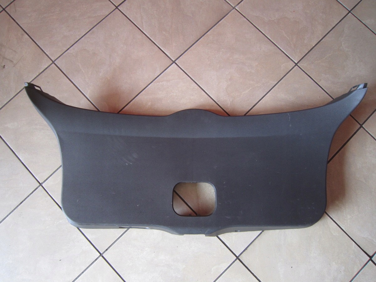 6478002010 - TOYOTA AURIS HB ОЗДОБЛЕННЯ КРИШКИ БАГАЖНИКА