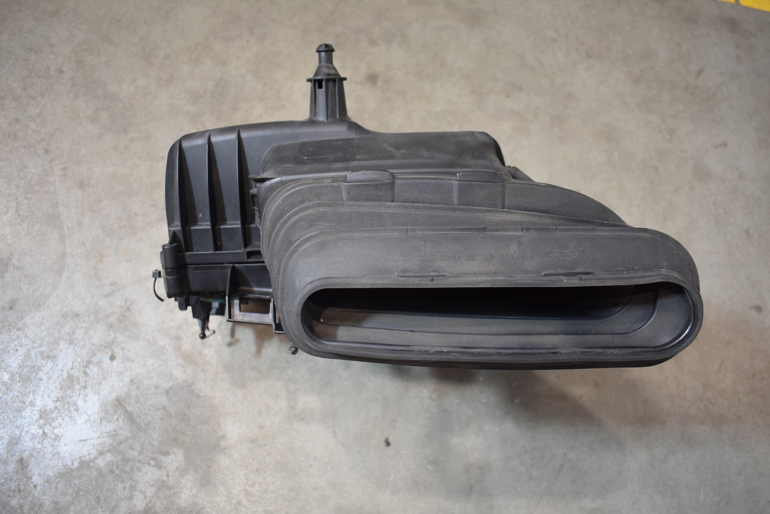 IDEALNA Gehäuse filter luft MERCEDES W118 W177 1