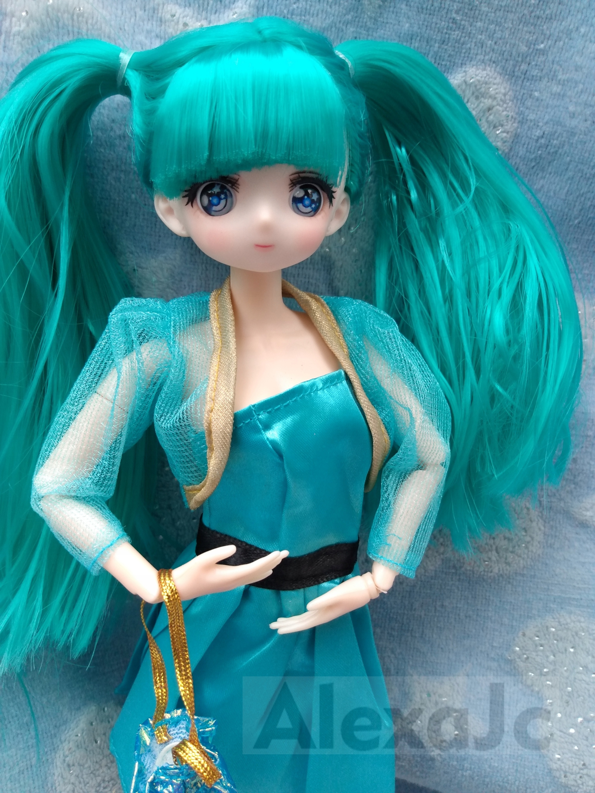 STYLOWA RUCHOMA LALKA ANIME HATSUNE MIKU KOLROWE WŁOSY TYPU BARBIE Marka inna