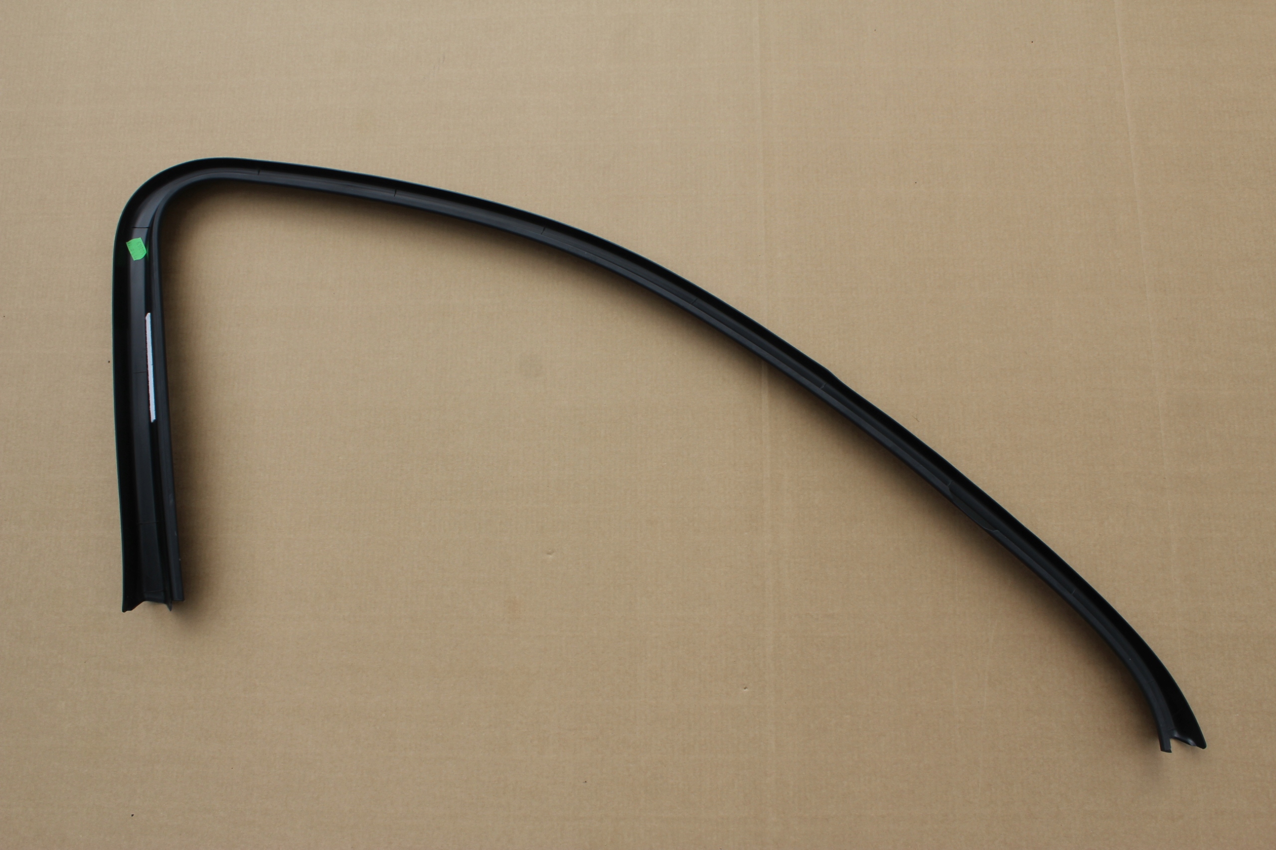 Ramka drzwi prawy przód Vw Touareg 7P0867672A Numer katalogowy części 7P0867672A