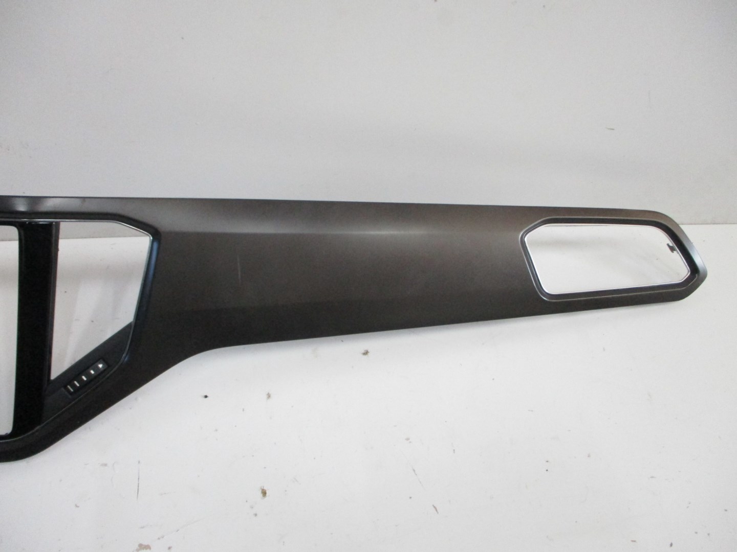 MOULAGE CONSOLE VW T-ROC 2GA 2GA858416