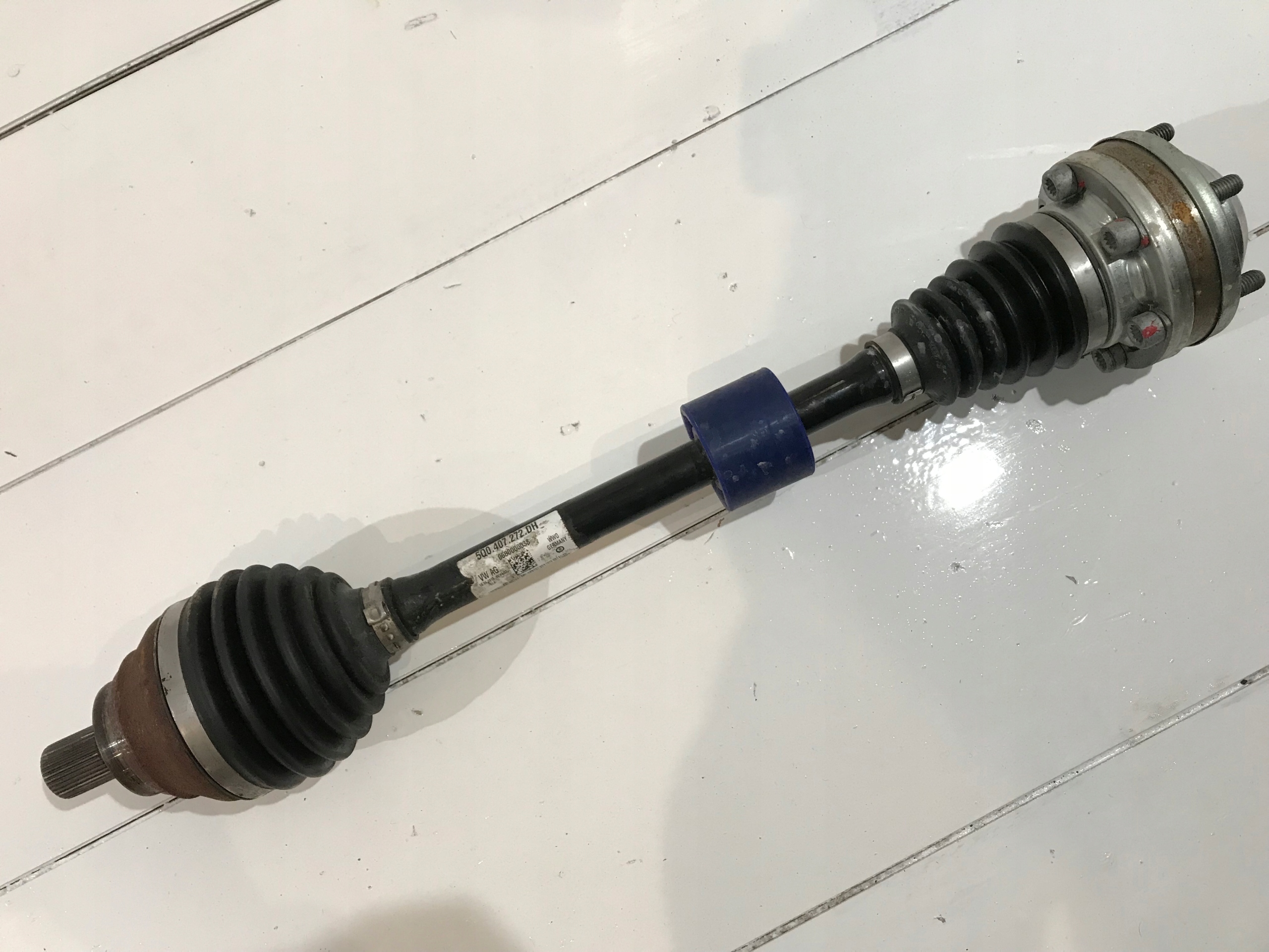 ПОЛУОСЬ ПЕРЕДНИЙ ПРАВЫЙ VW T-ROC 5Q0407272DH 2500KM