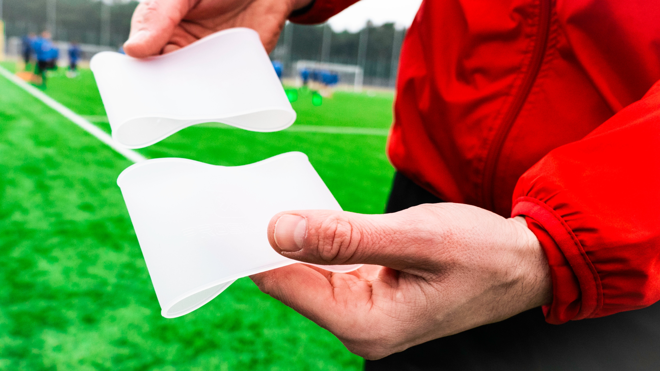 OPASKI SILIKONOWE DO OCHRANIACZY TAŚMY DO GETR TEJPY PIŁKARSKIE BIAŁE MOCNE Rozmiar M