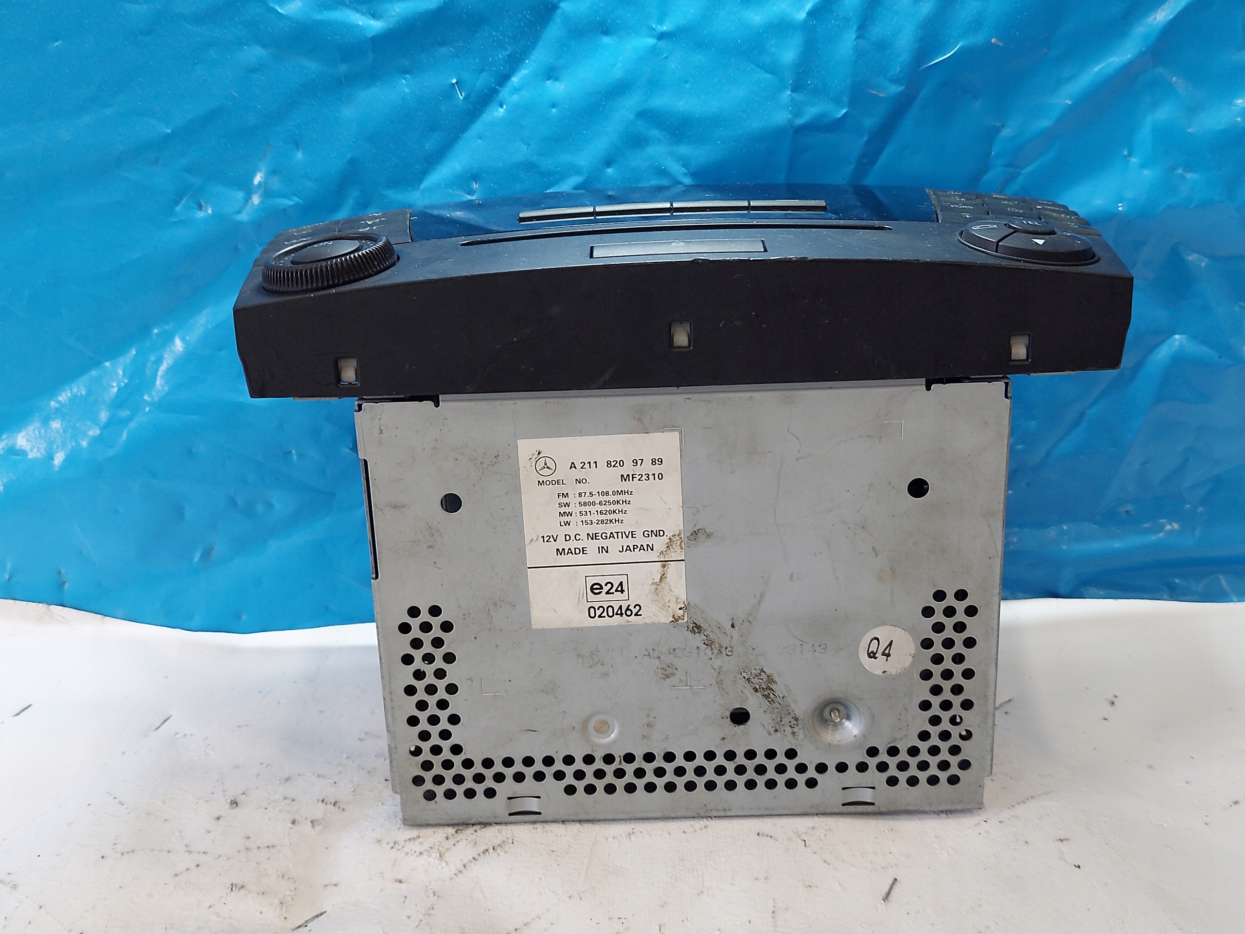RADIO EKRAN MERCEDES W211 E KLASA MF2310