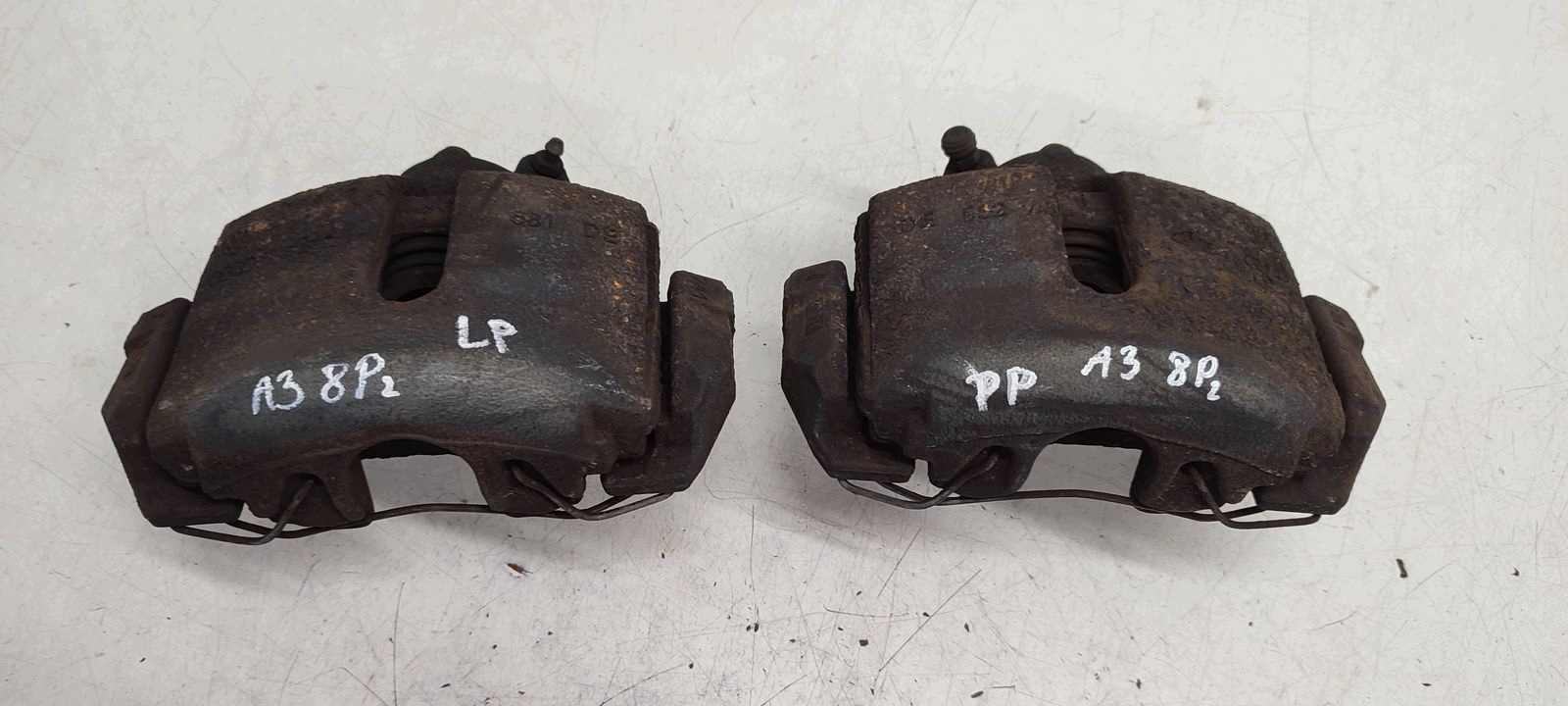 caliper front front right left Audi A3 8P 2,0 TFSI