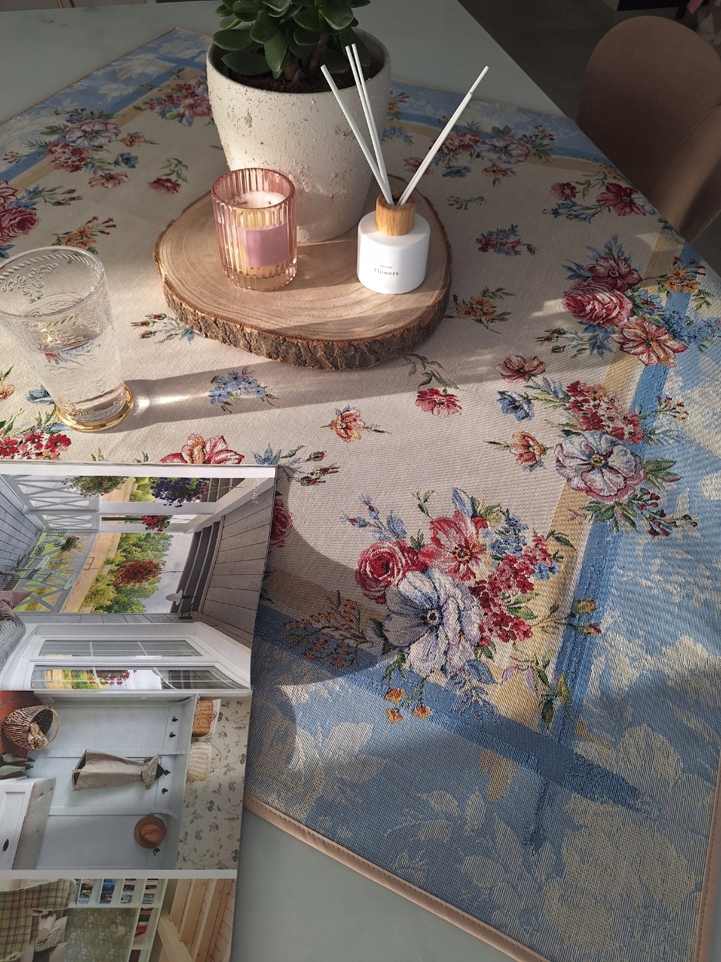 Ubrus 100x100 cm F03 Růžová Zahrada