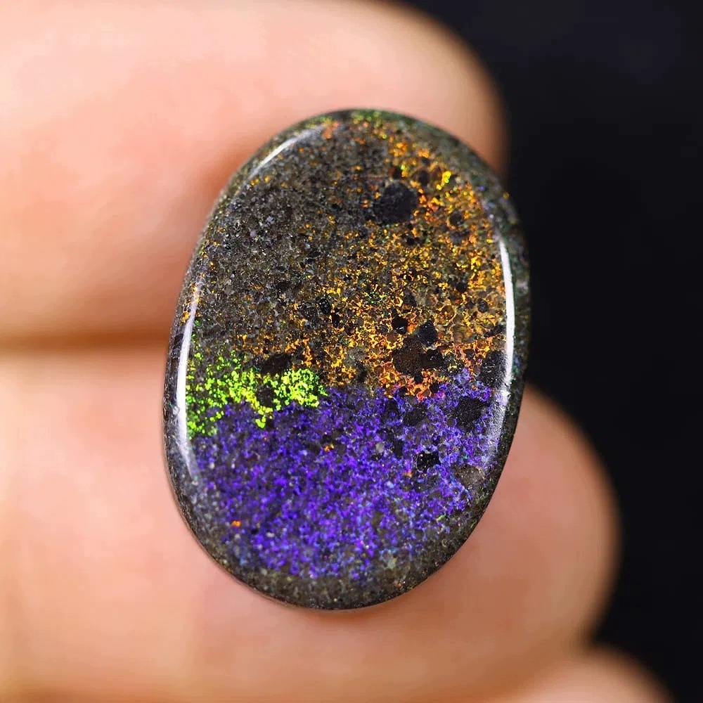 Přírodní opál Andamooka 10.37 ct Kabošon Austrálie certifikát Wbd