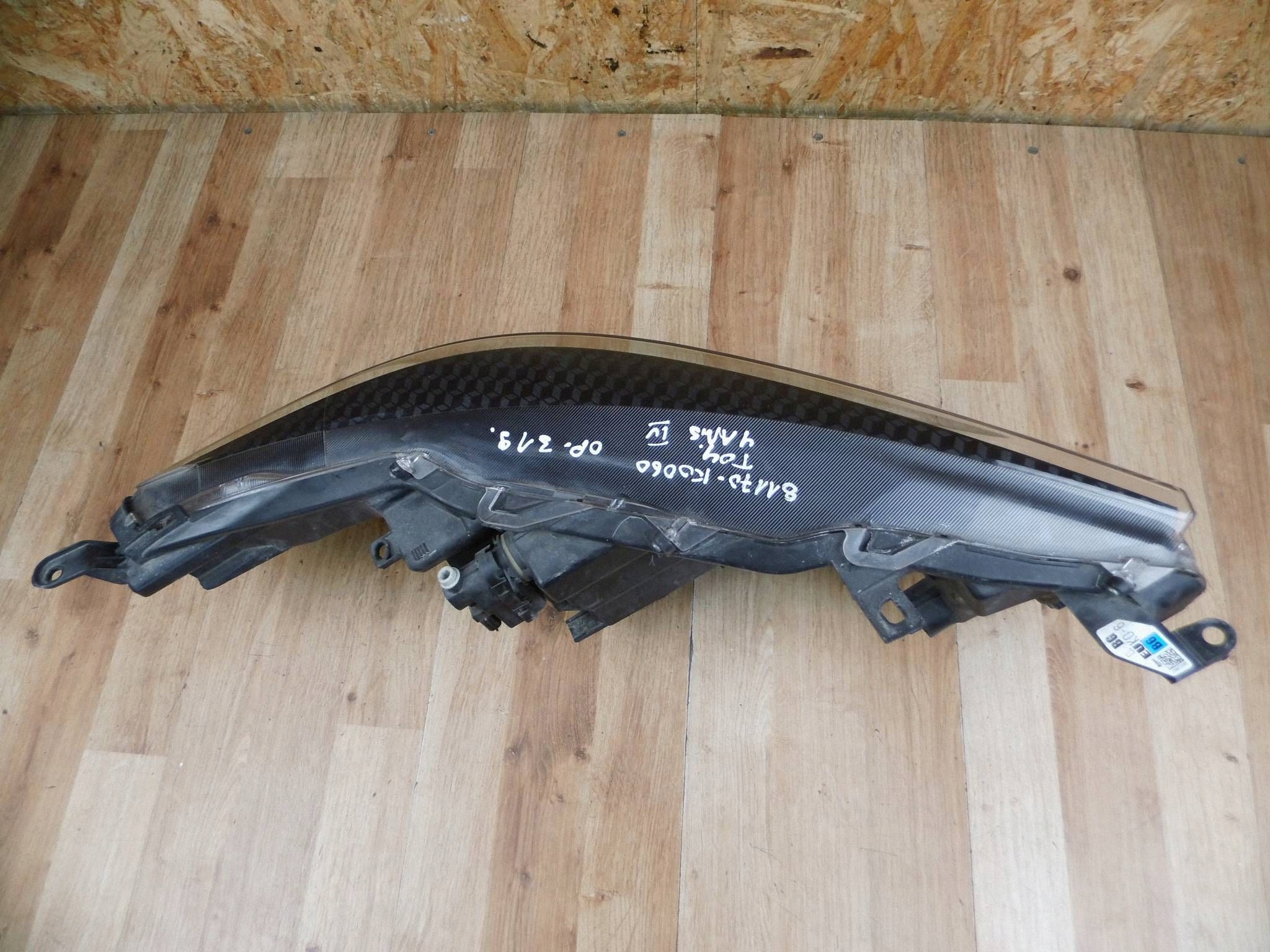 Toyota Yaris IV 2020-2024 light left front front left