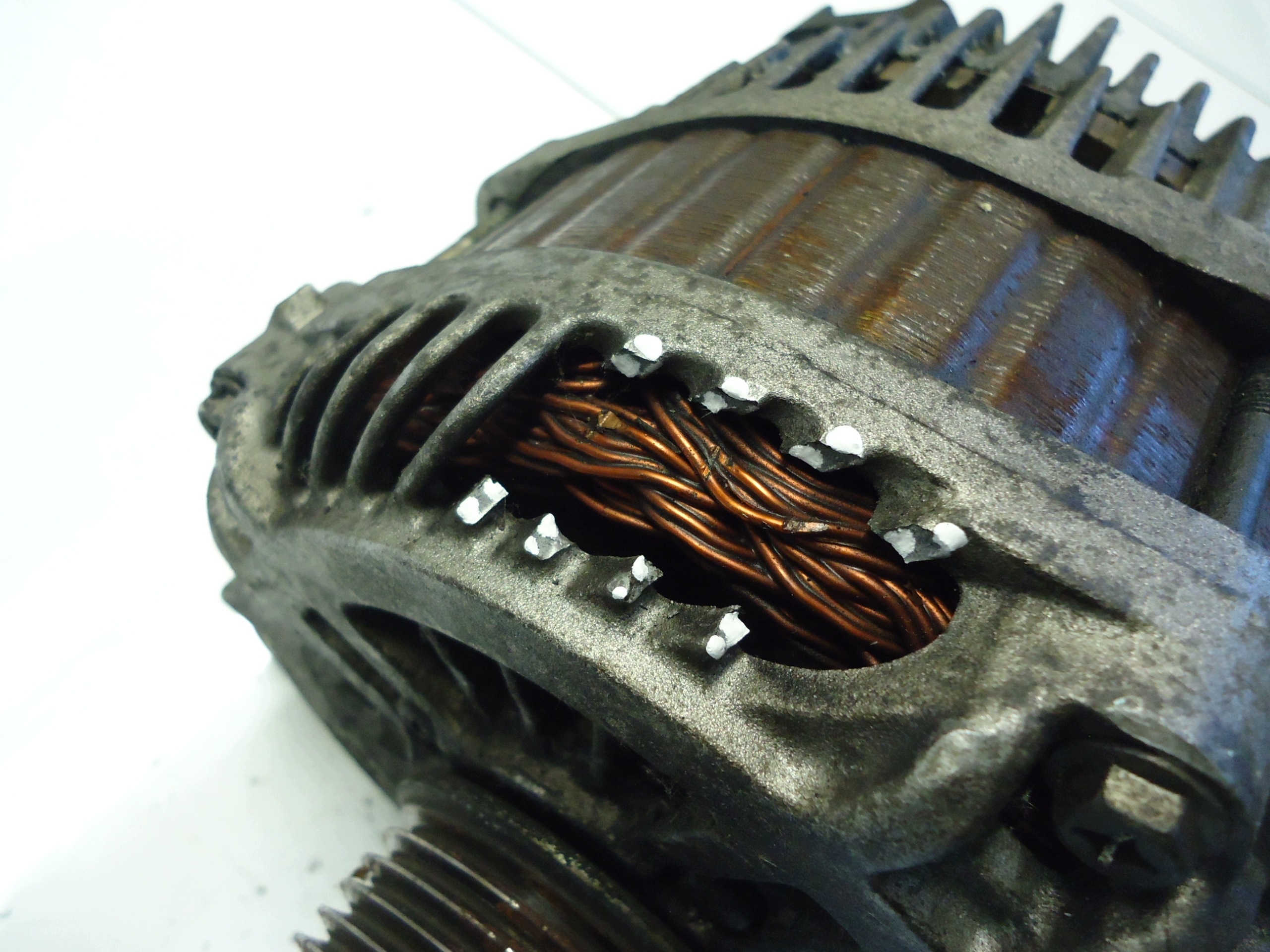 RENAULT LAGUNA III 2.0DCI M9R ALTERNATOR 8200960536
