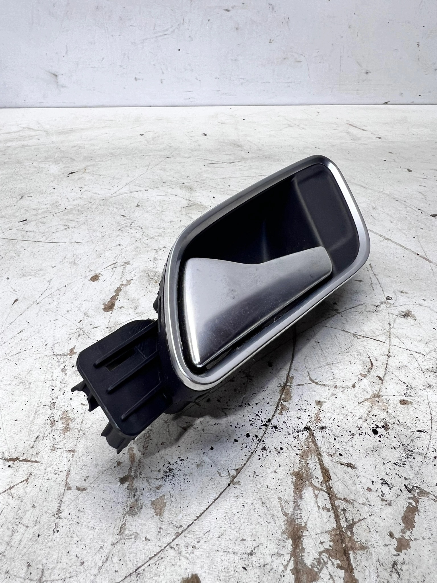 handle inner door left front AUDI Q3 8U 8U2837019A ANGIELSKIE