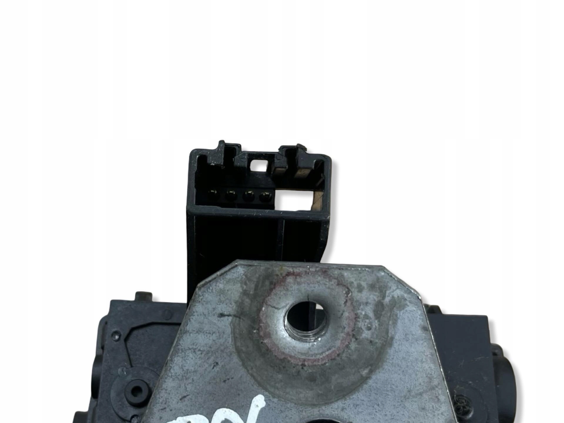 lock bonnet boot Ford Focus 3 2011 8M5T-R442A66-DA