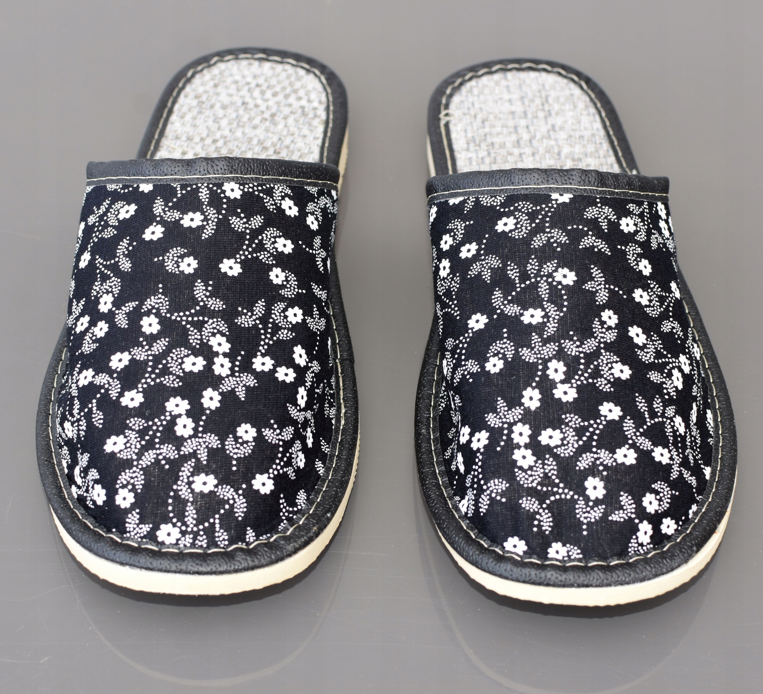 KAPCIE DAMSKIE R. 37 - 23 CM Rozmiar 37