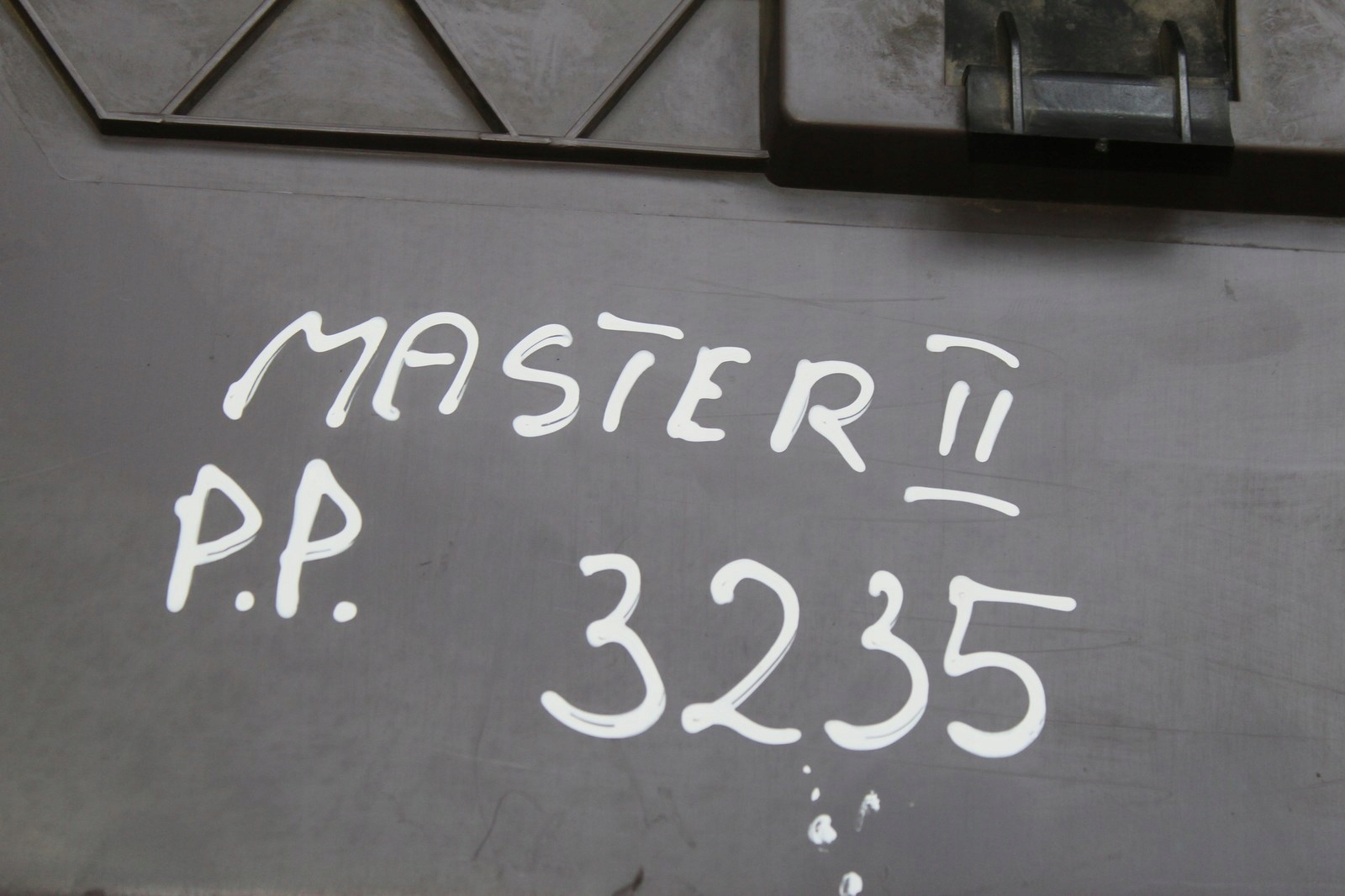 бардачок пассажира правый передний MASTER II