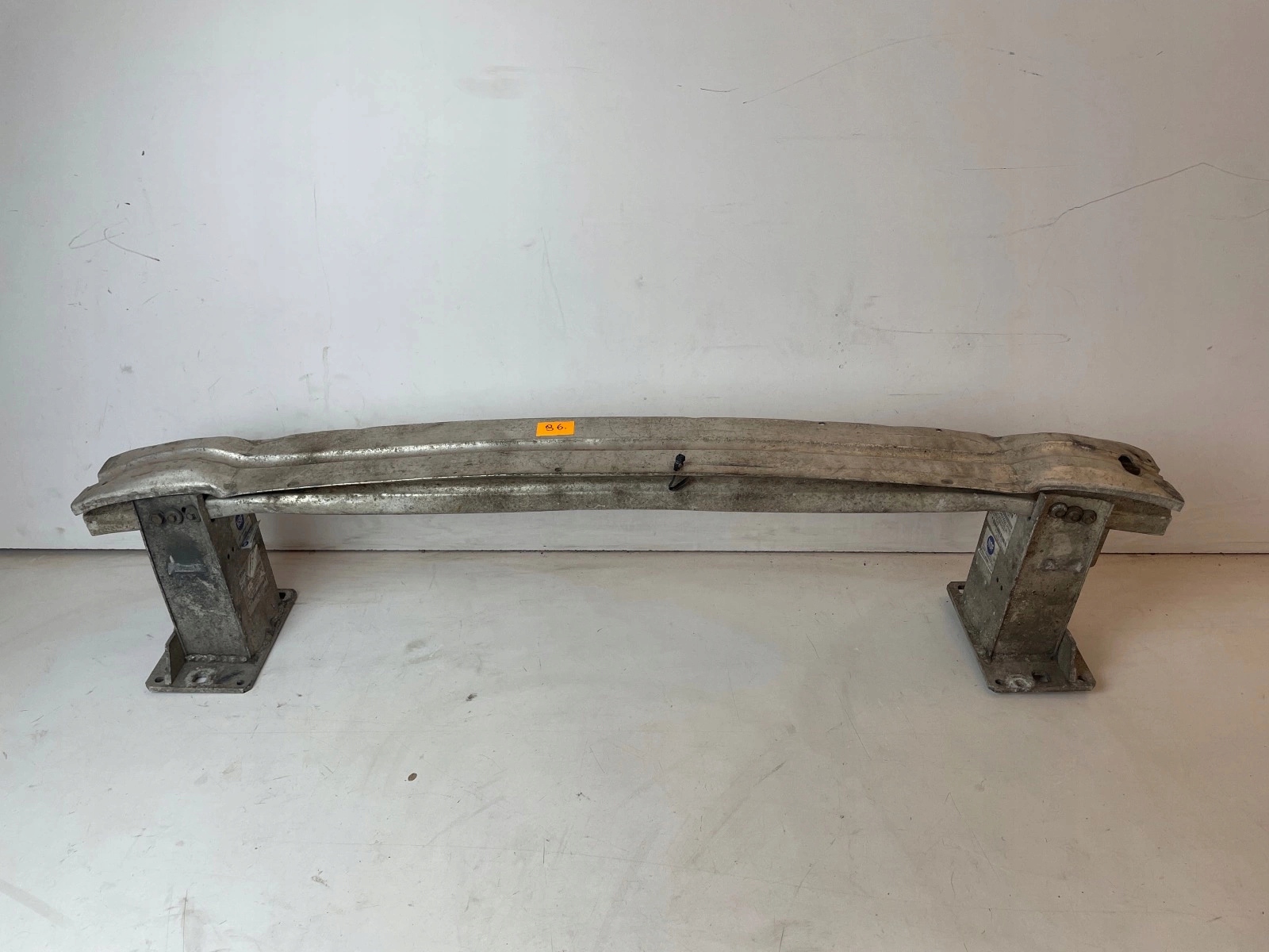 sider pillar of a bumper front front Audi Q5 8R