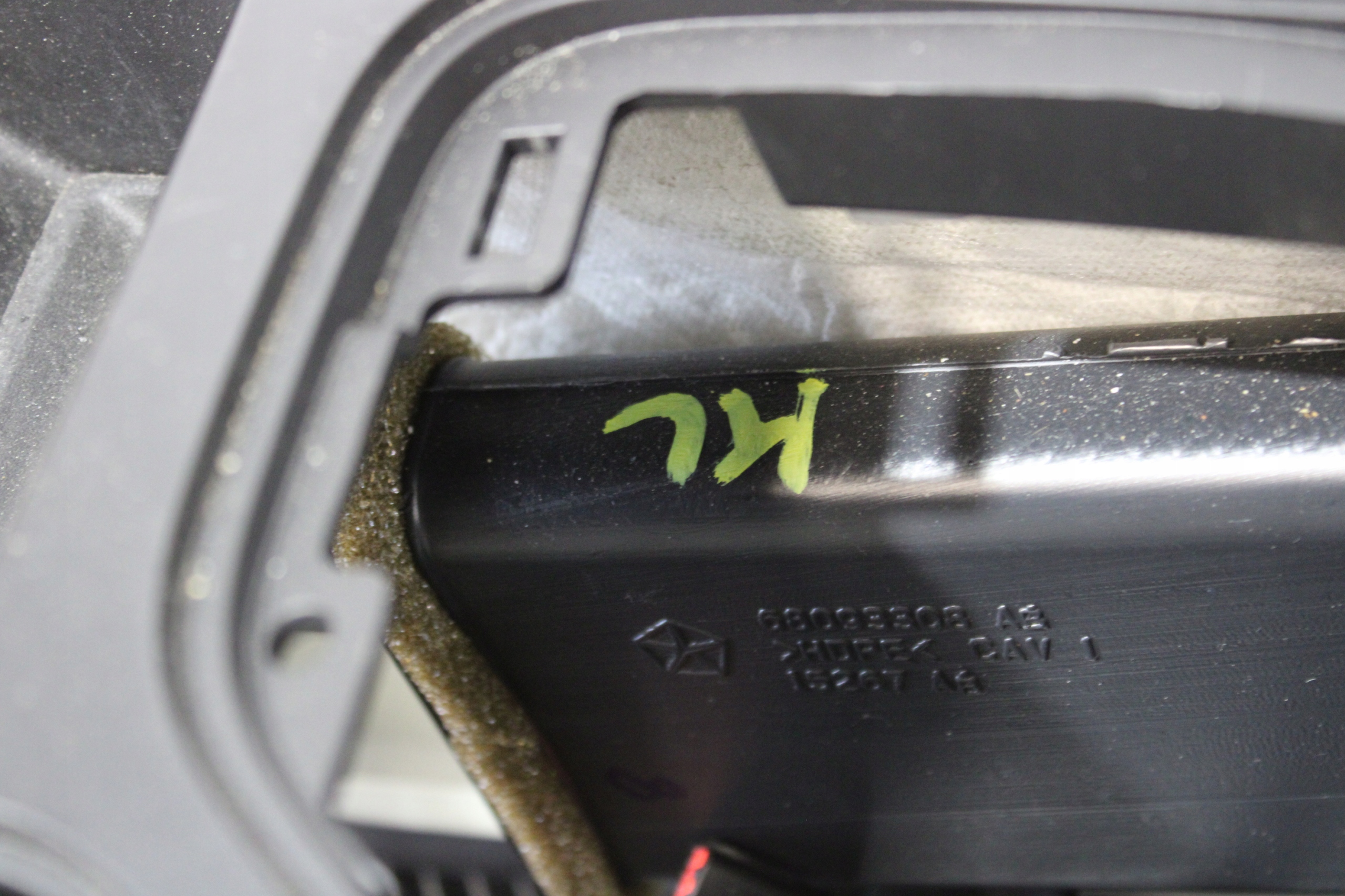 TUNEL central armrest JEEP CHEROKEE V 5 KL