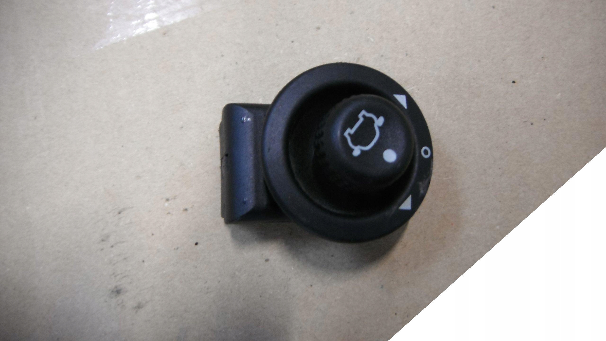 FOCUS MK1 98-02 PRZEŁACZNIK LUSTEREK