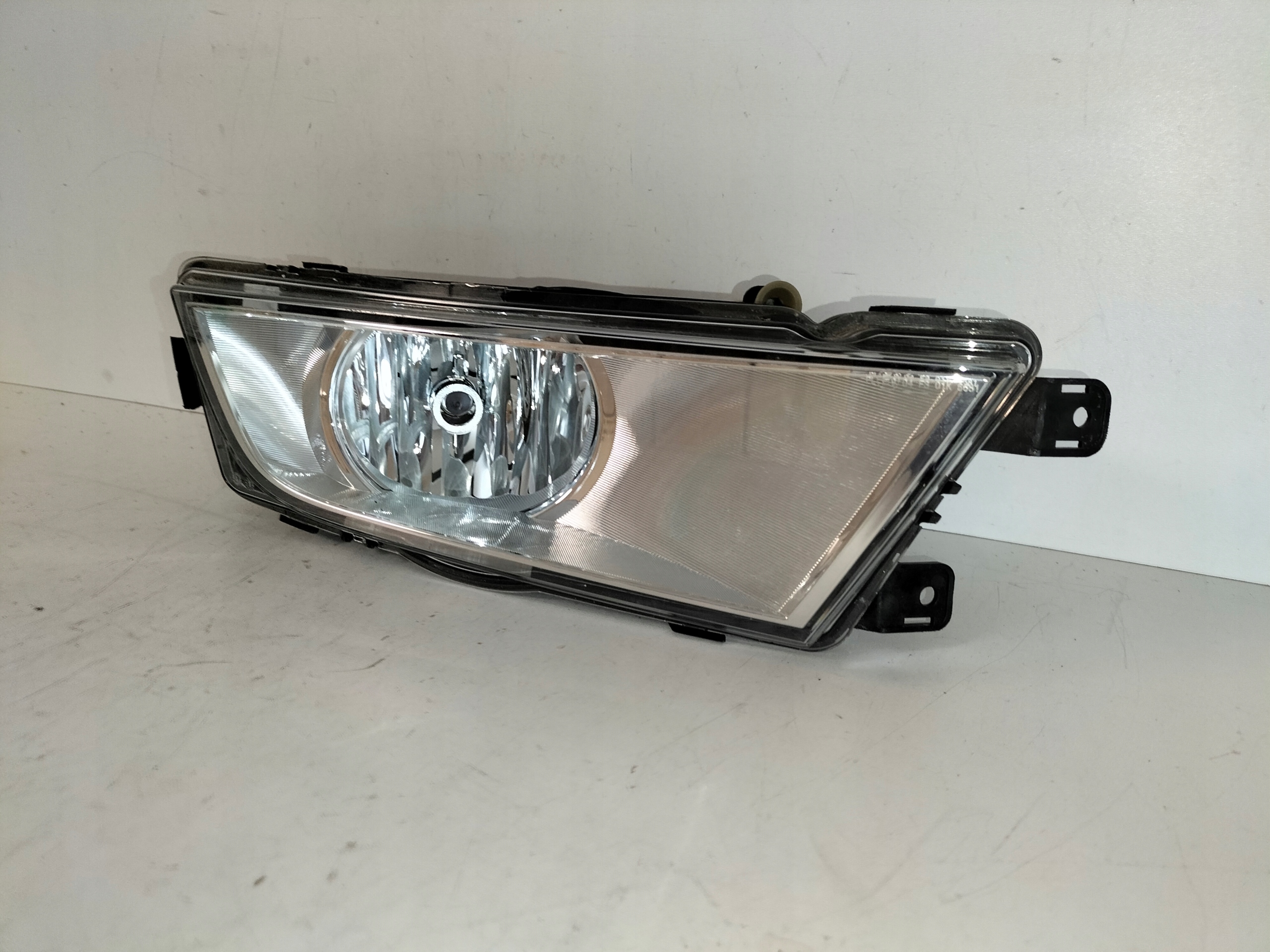 fog light light right SKODA OCTAVIA III 13-17
