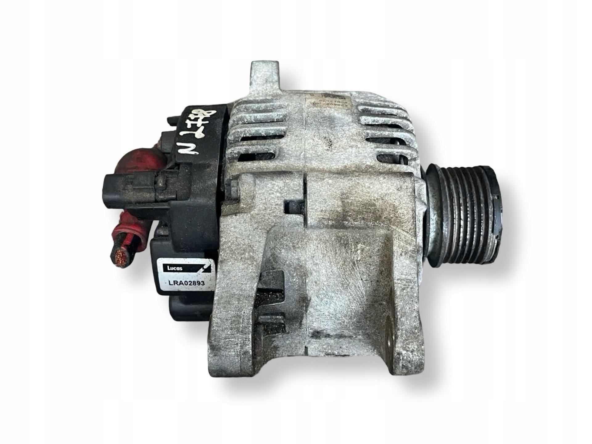 Alternator Nissan NV200 2010 LRA02893