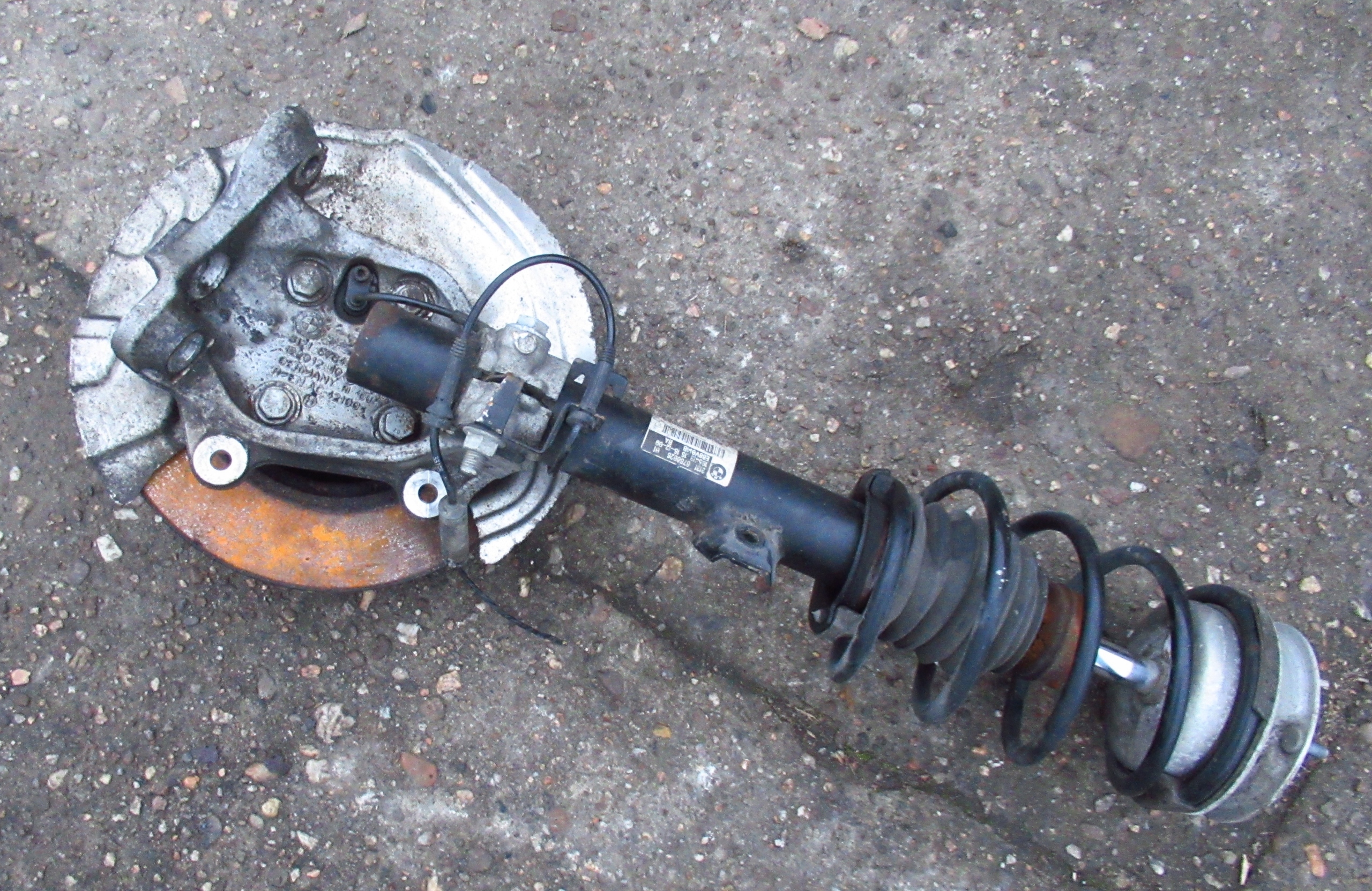 BMW E88 2.0D 09R McPherson swing right front