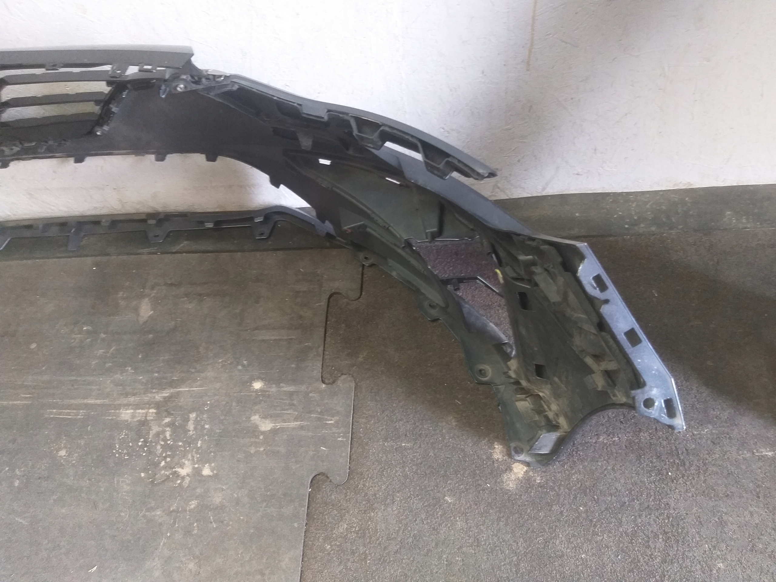 nárazník předek RENAULT MEGANE IV 4 LIFT