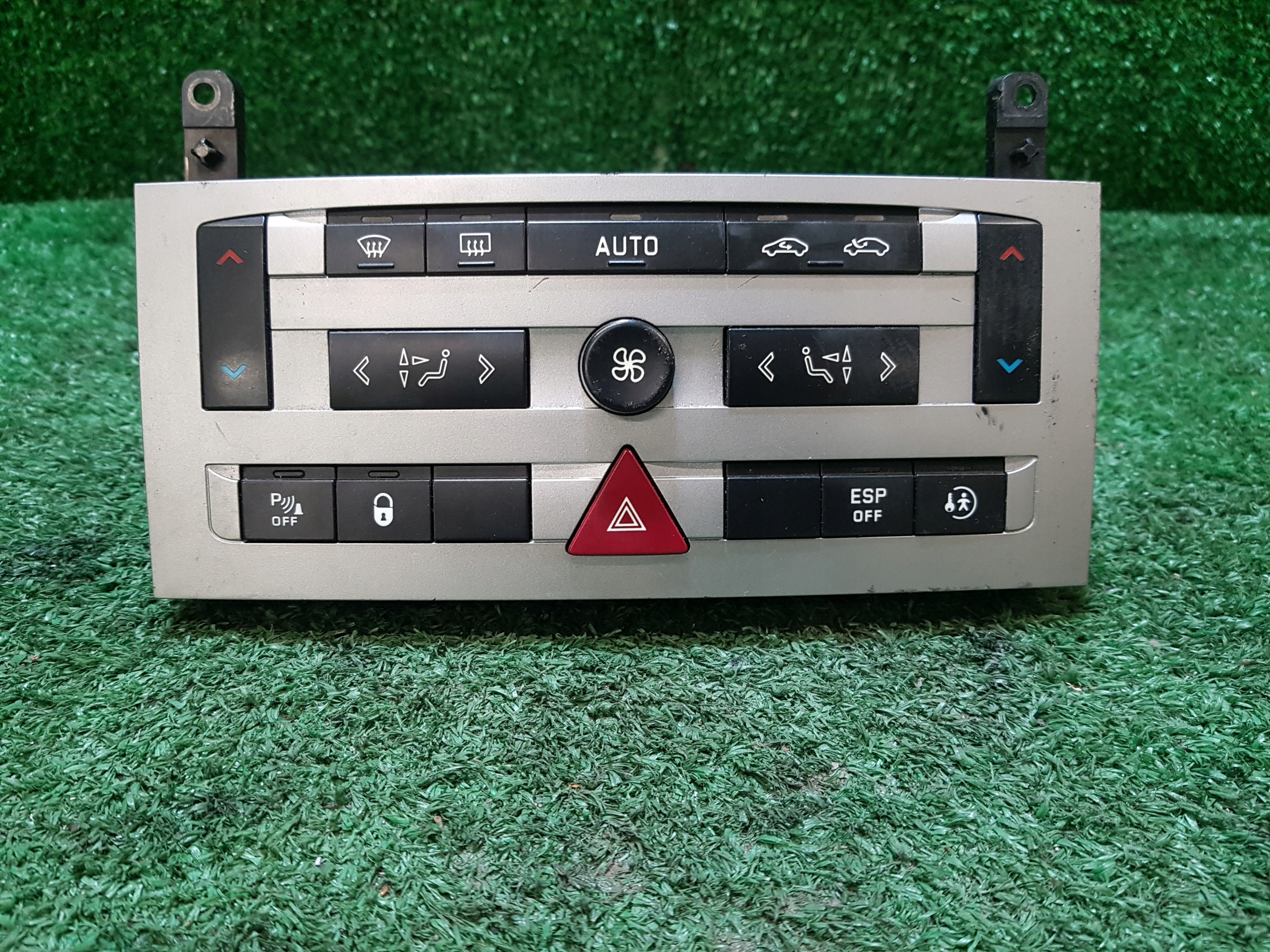 control panel air conditioning devices PEUGEOT 407 96573322