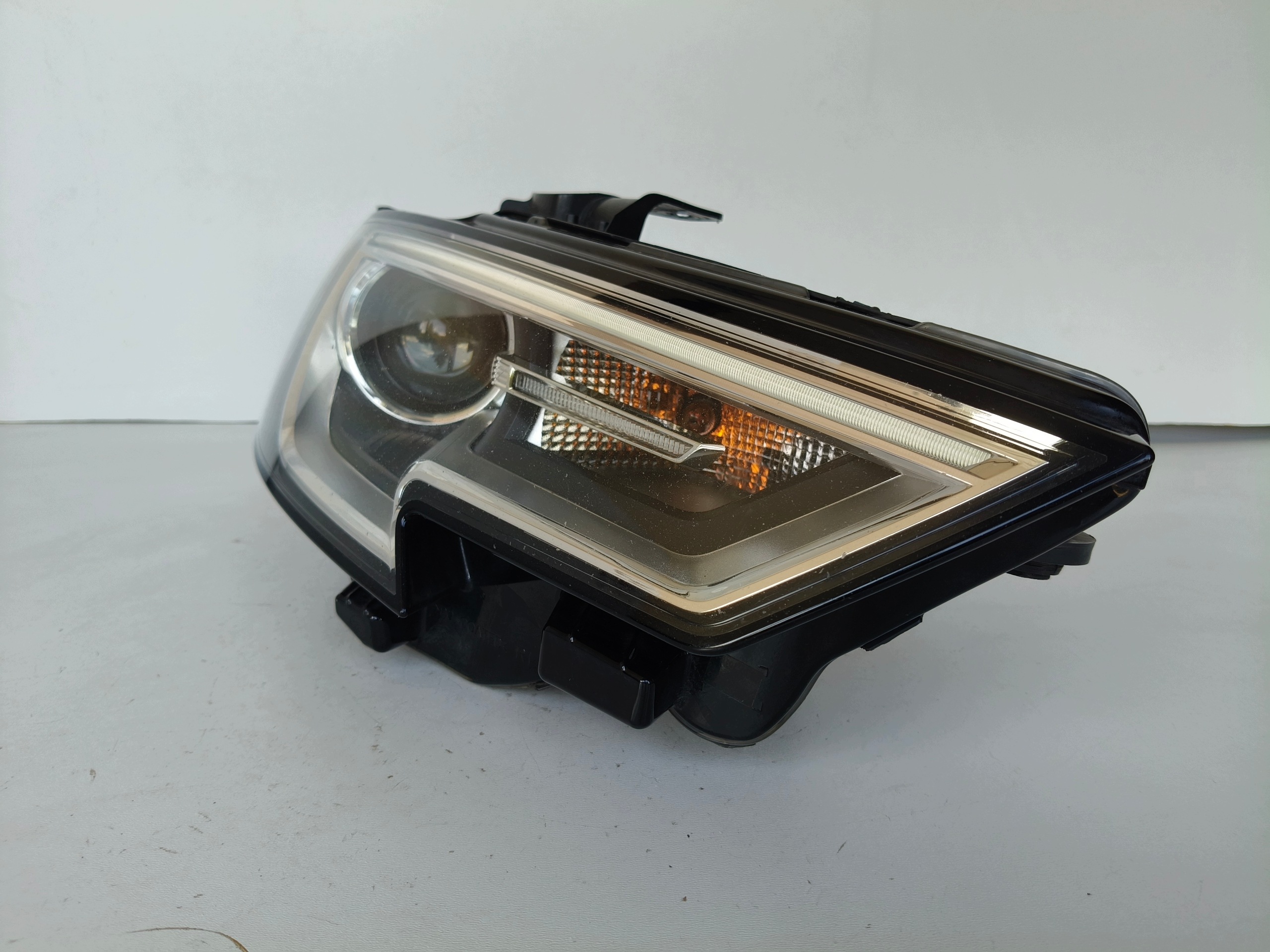 feu droit REFLEKTOR AUDI A3 8V 8V0 16- LIFT XENON LED