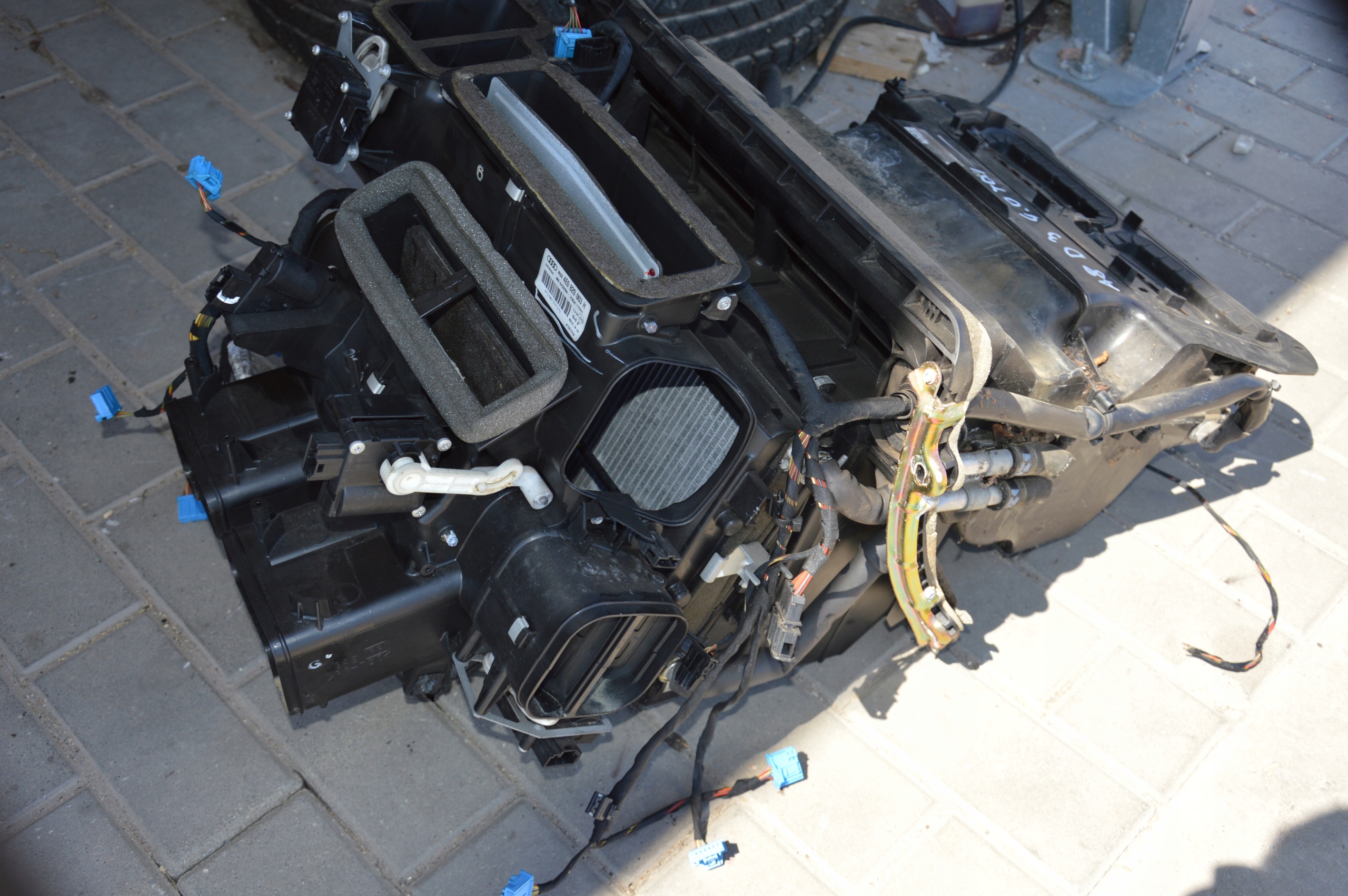 Audi A8 D3 обігрівач Кліматронік 4e0820003h