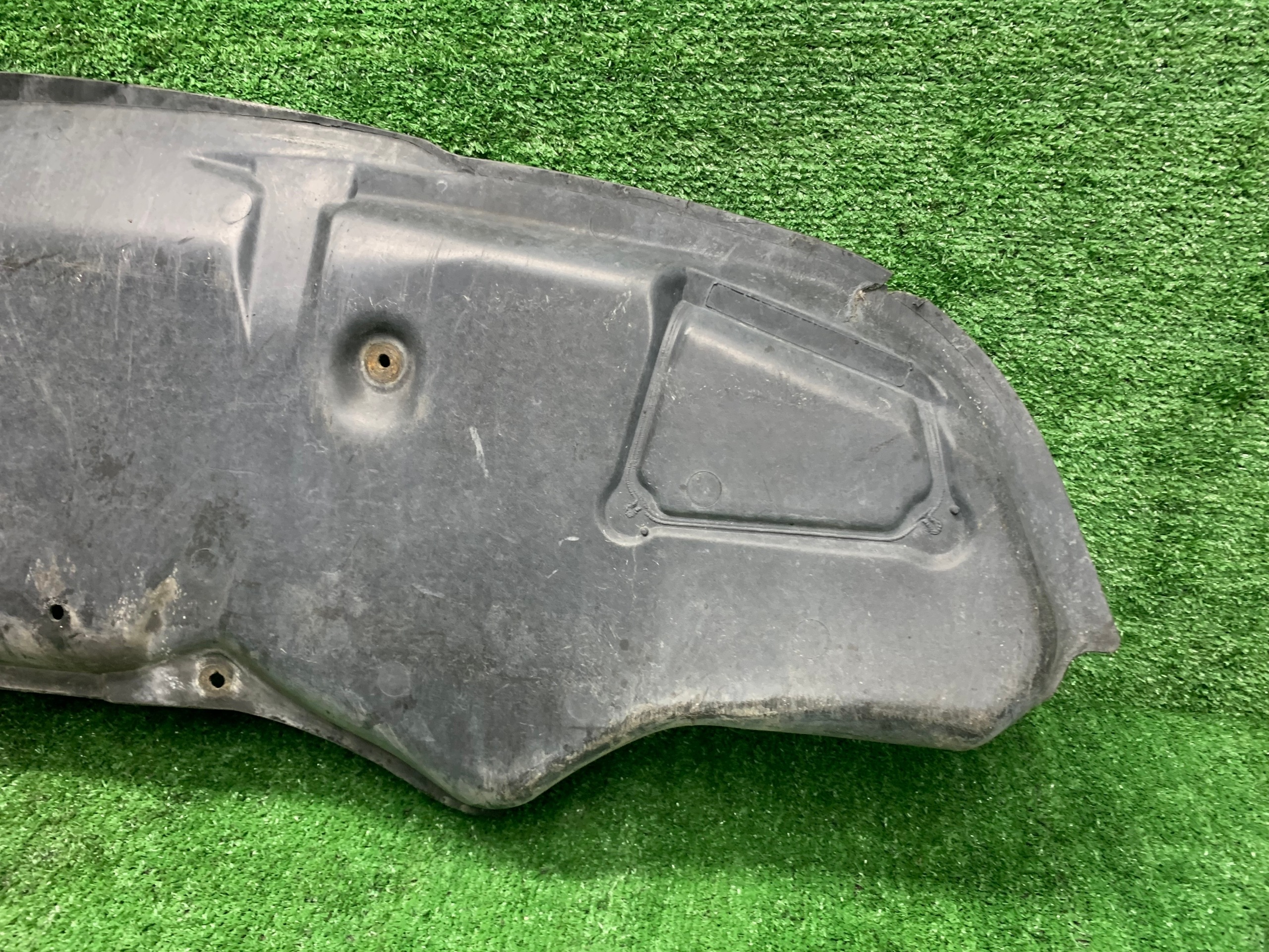 cover below engine bumper lower Mercedes E-KLASA W211 A2115204523