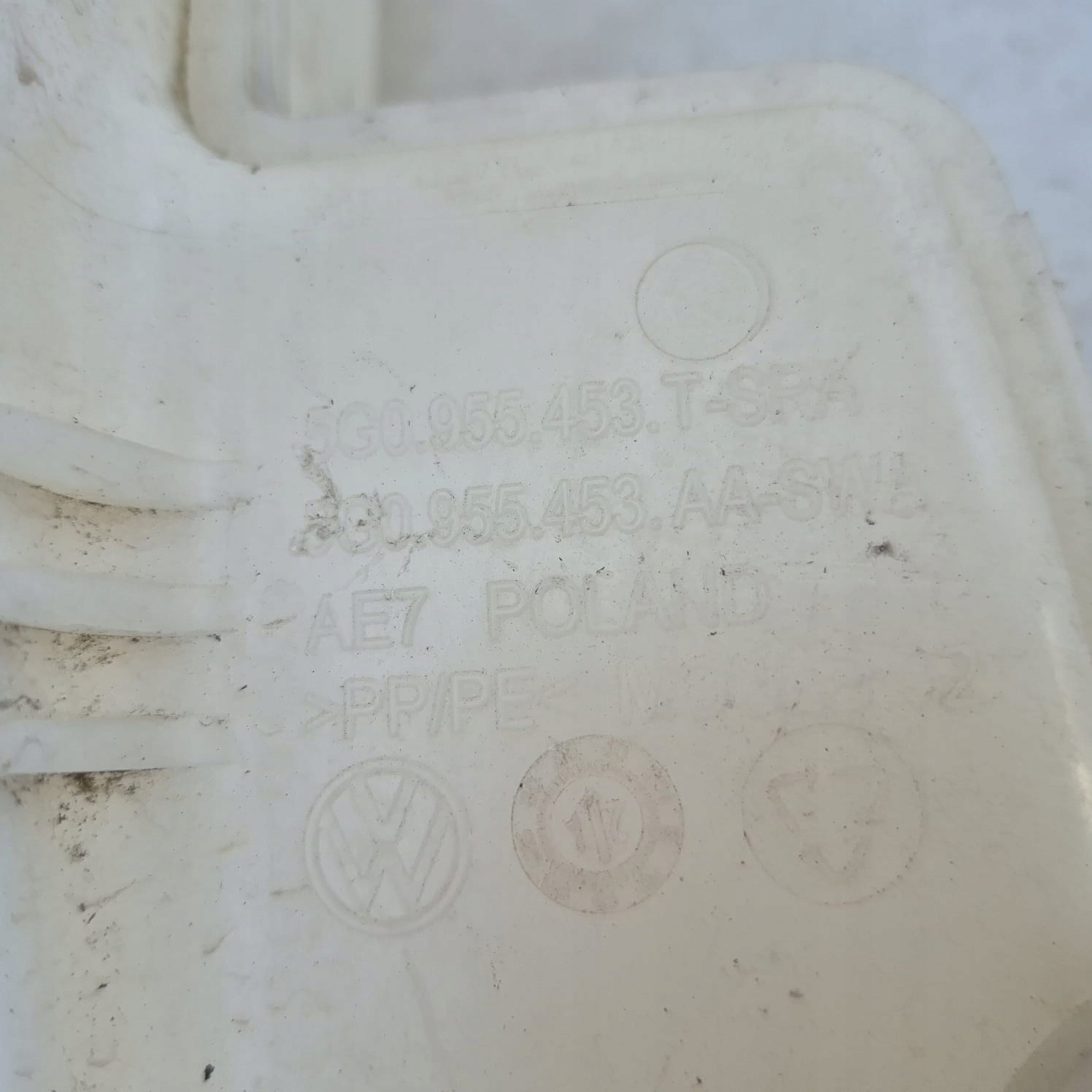VW GOLF VII 7 5G0955453T 12-20 Behälter Spritzdüse
