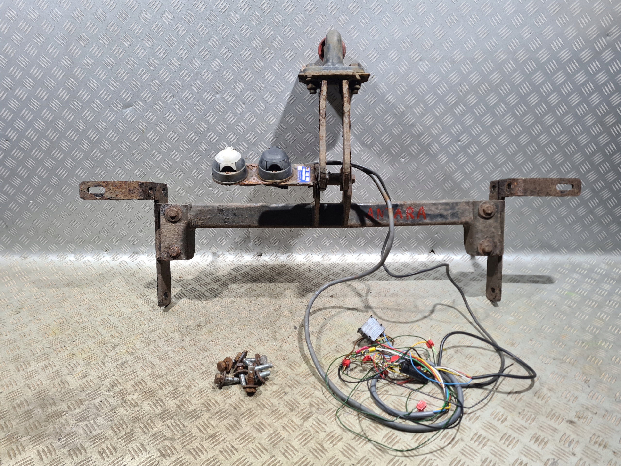 HAK HOLOWNICZY OPEL ANTARA