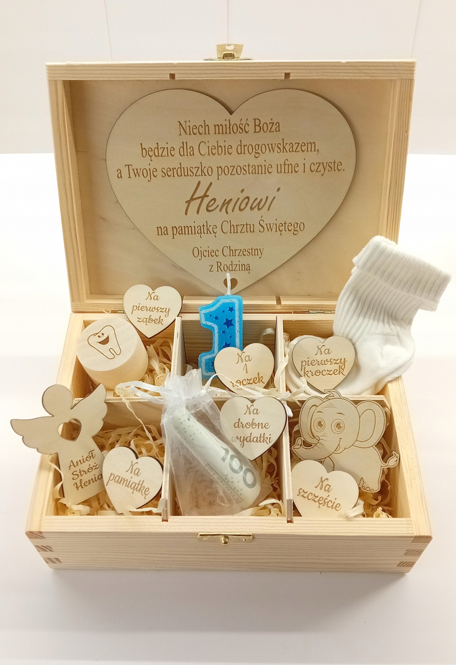 Prezent na Chrzest Święty Pamiątka Chrztu Świętego Pudełko z zawartością Marka inna marka