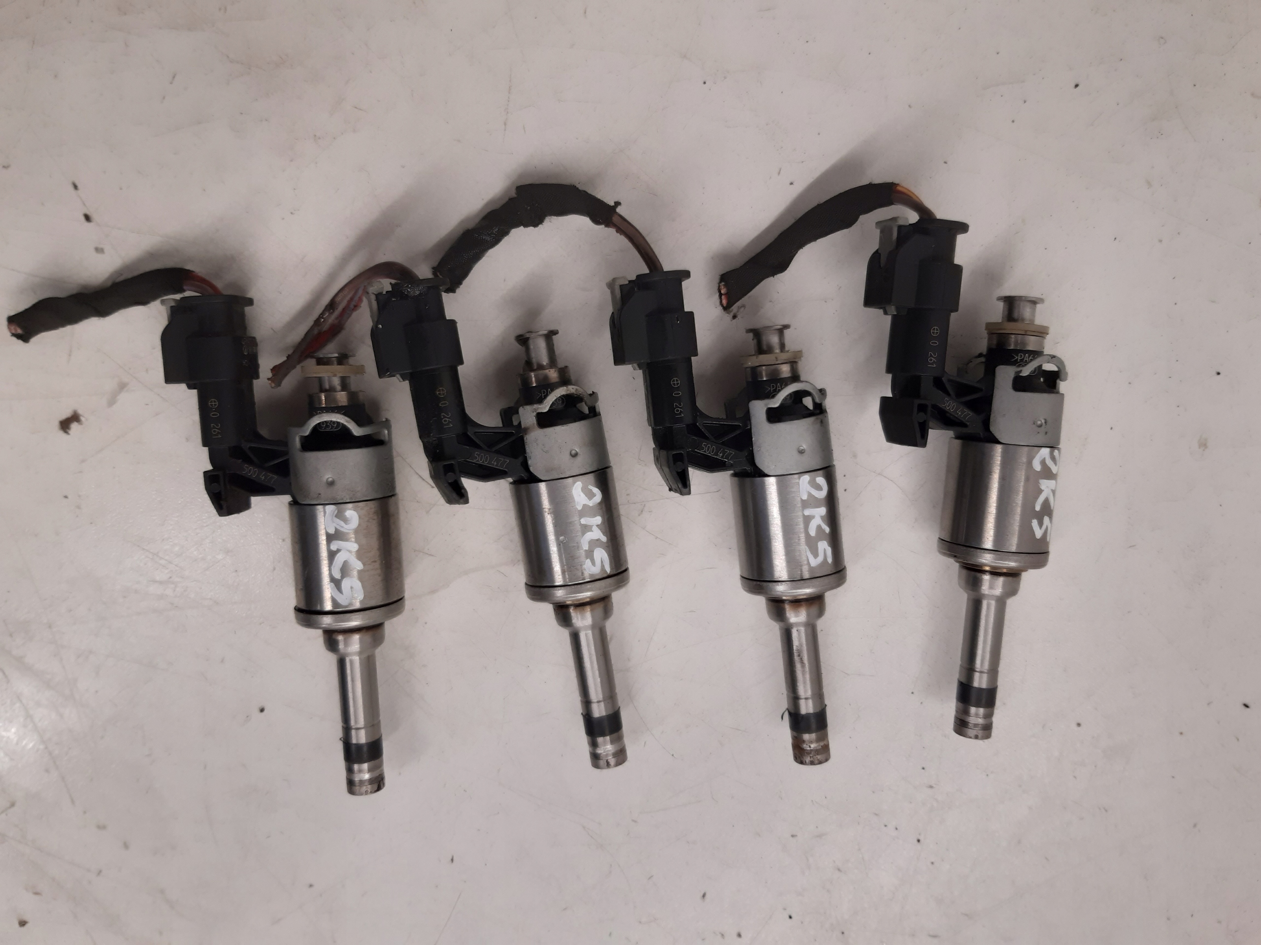 injector 0261500477 VW Caddy IV 2K5 1,2 TSI