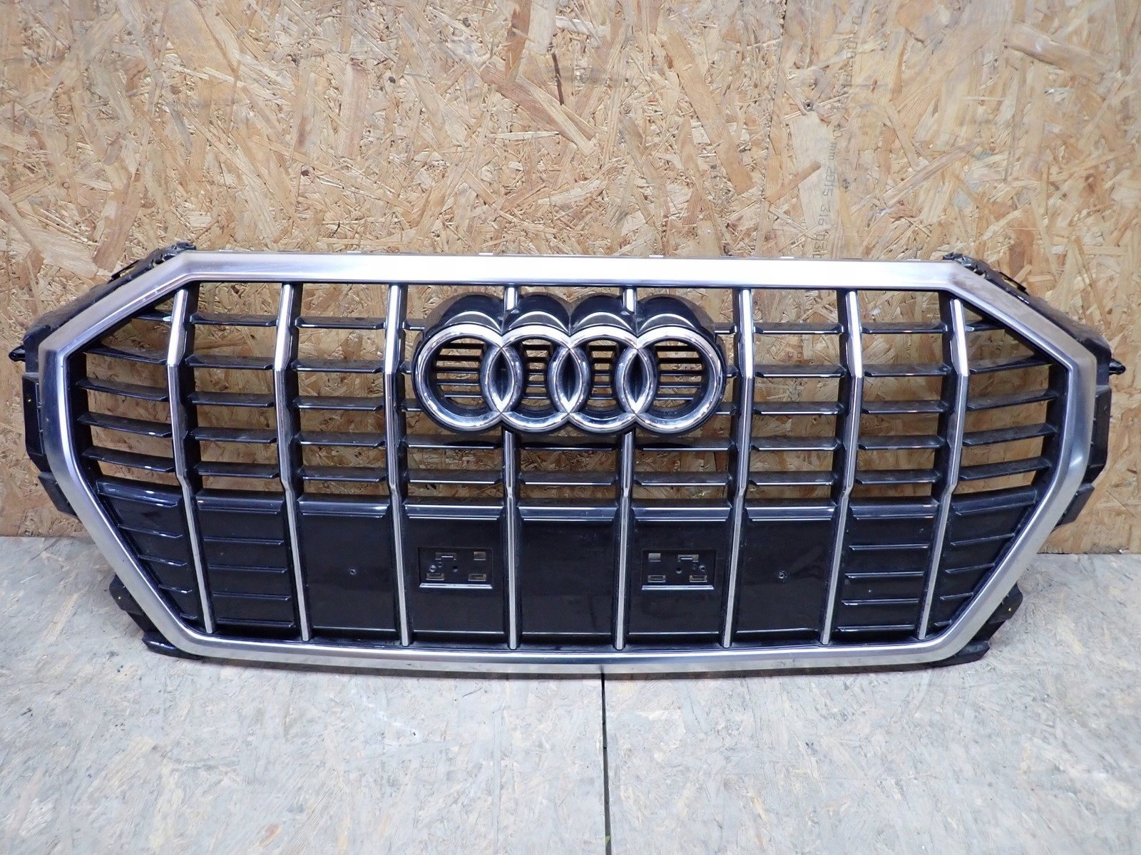 mask hűtőrács AUDI Q3 II 83A 2018- 83A853651F