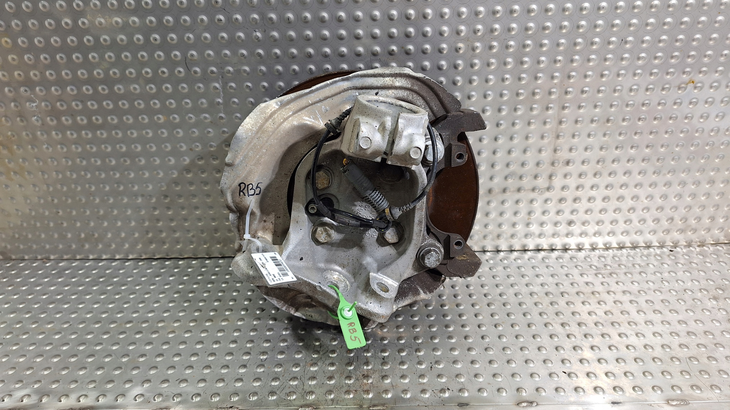 otoč čepu pravá předek 6764444 BMW E81 E87 E90 E91 E92 E93