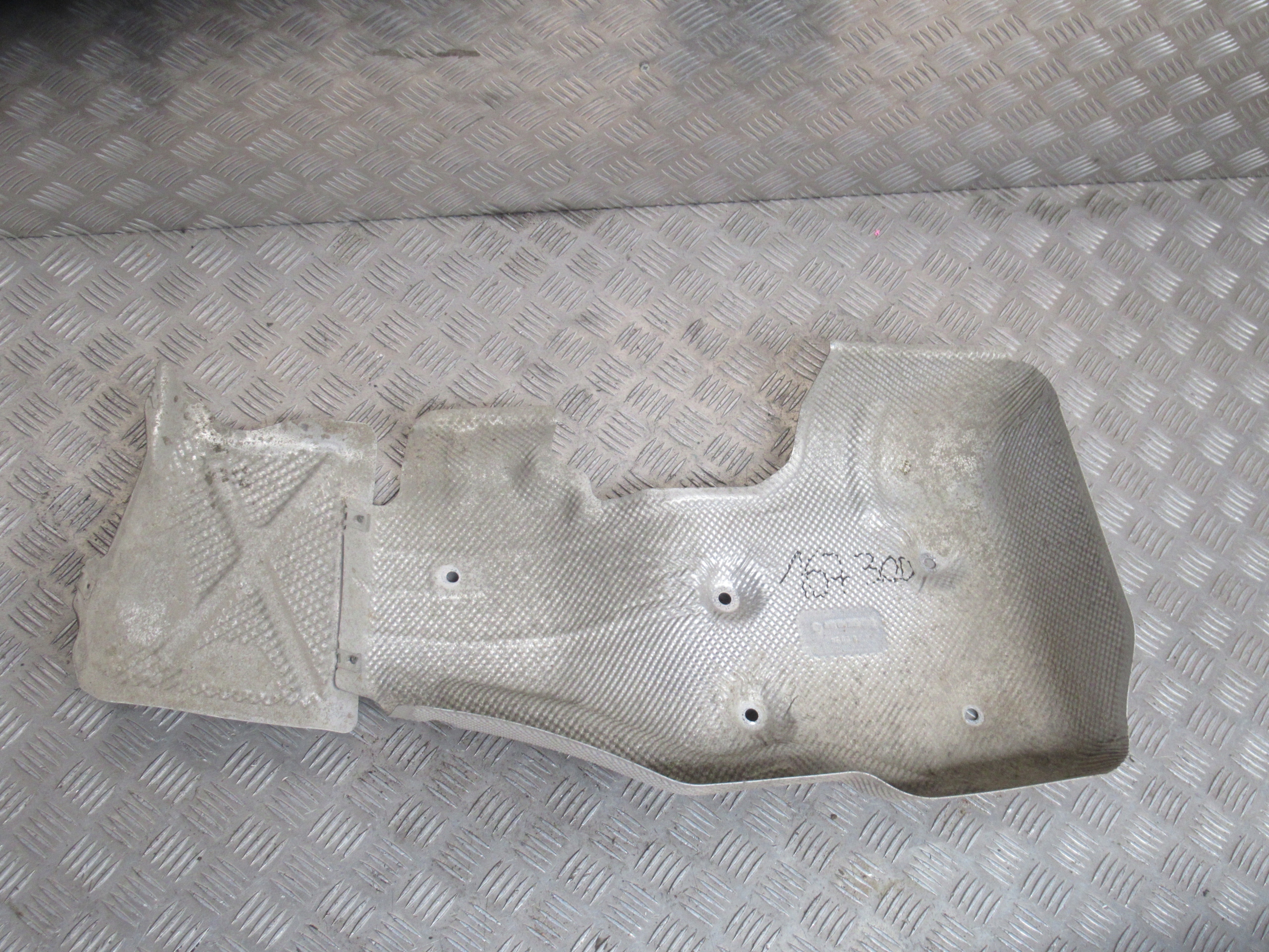 Мерседес GLE W167 тепловой экран A16768022603