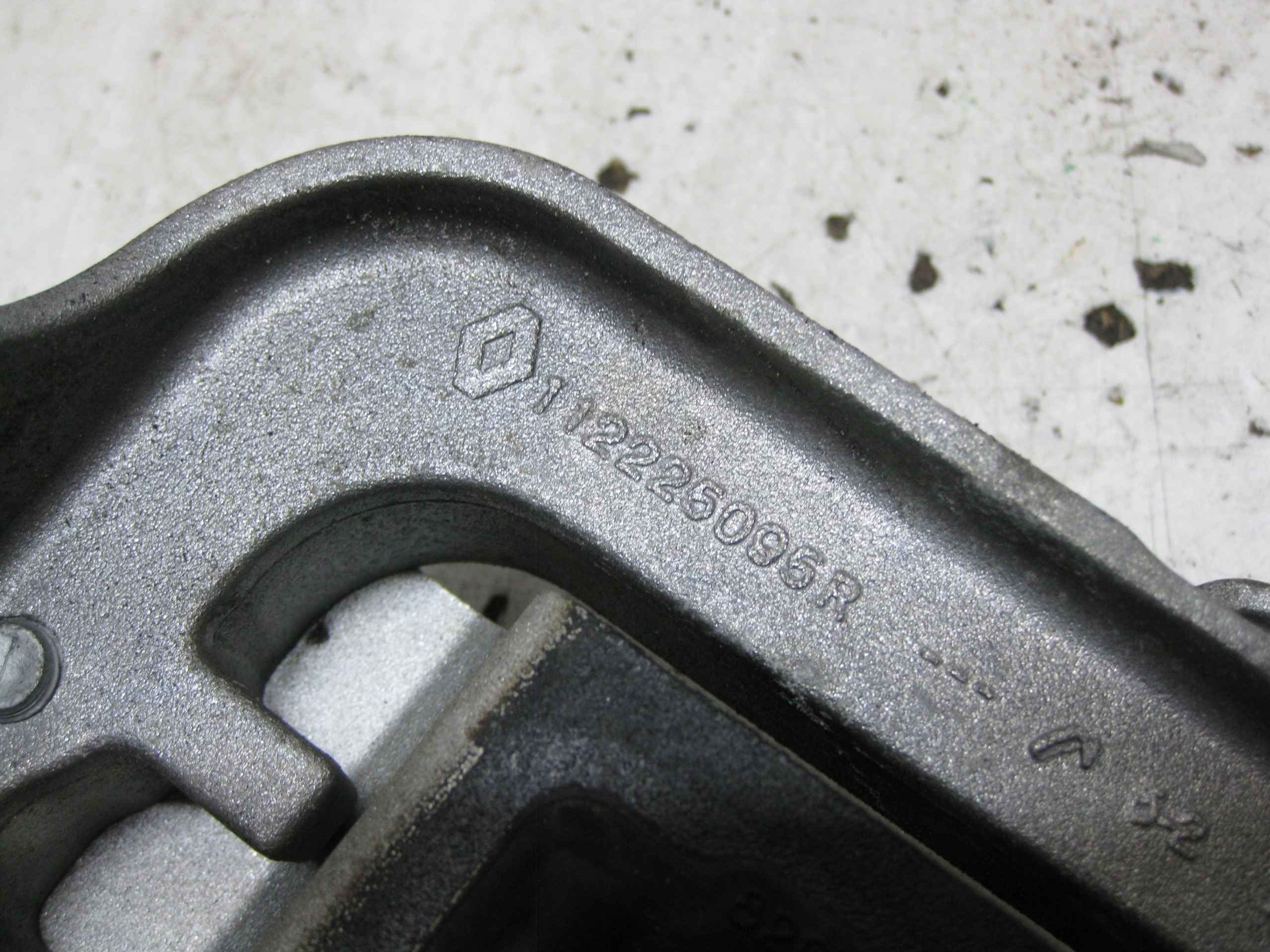 RENAULT MASTER III LIFT Motorlager 8200676857